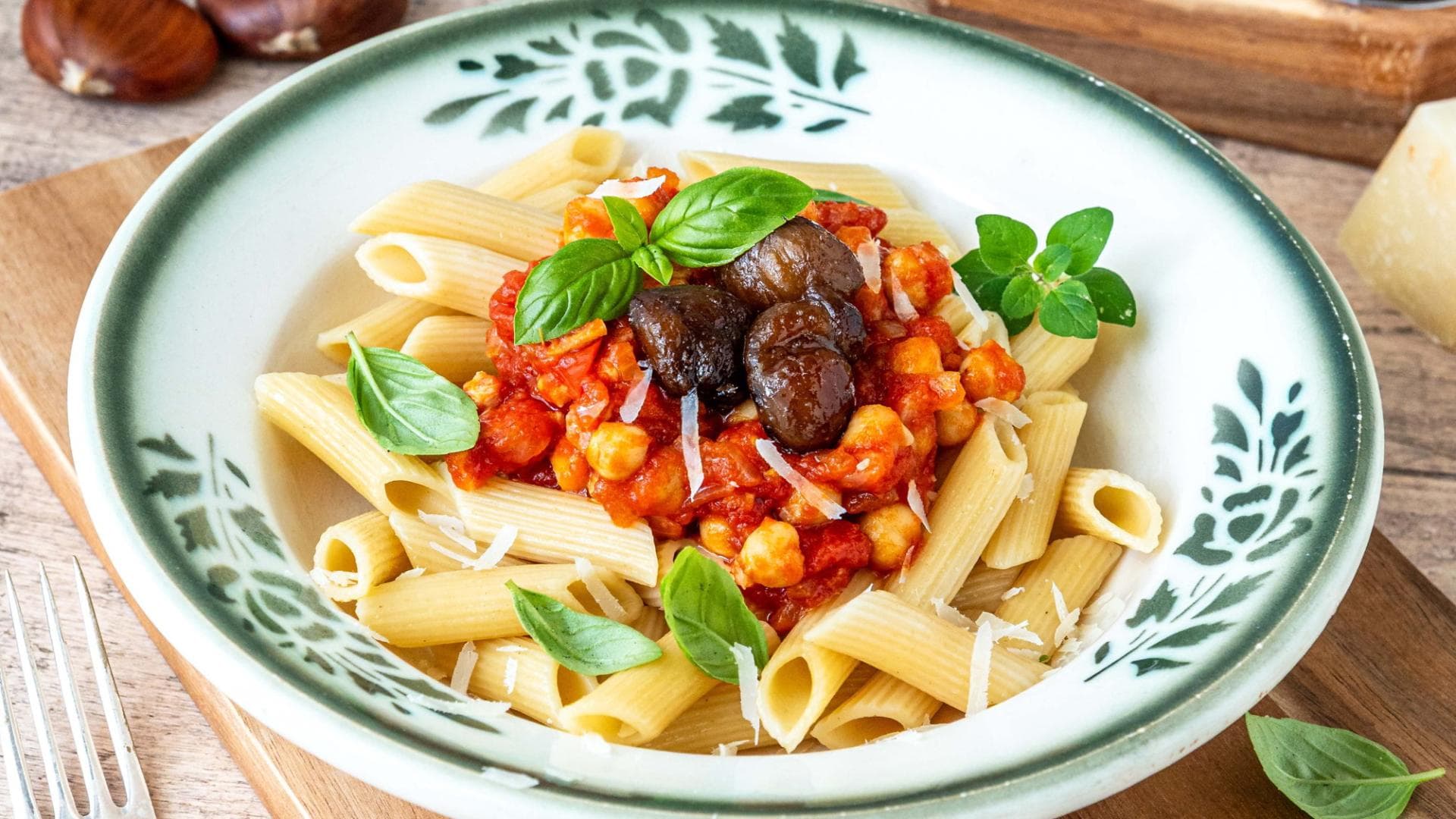 Pasta mit Tomaten-Kichererbsen und Maronen 