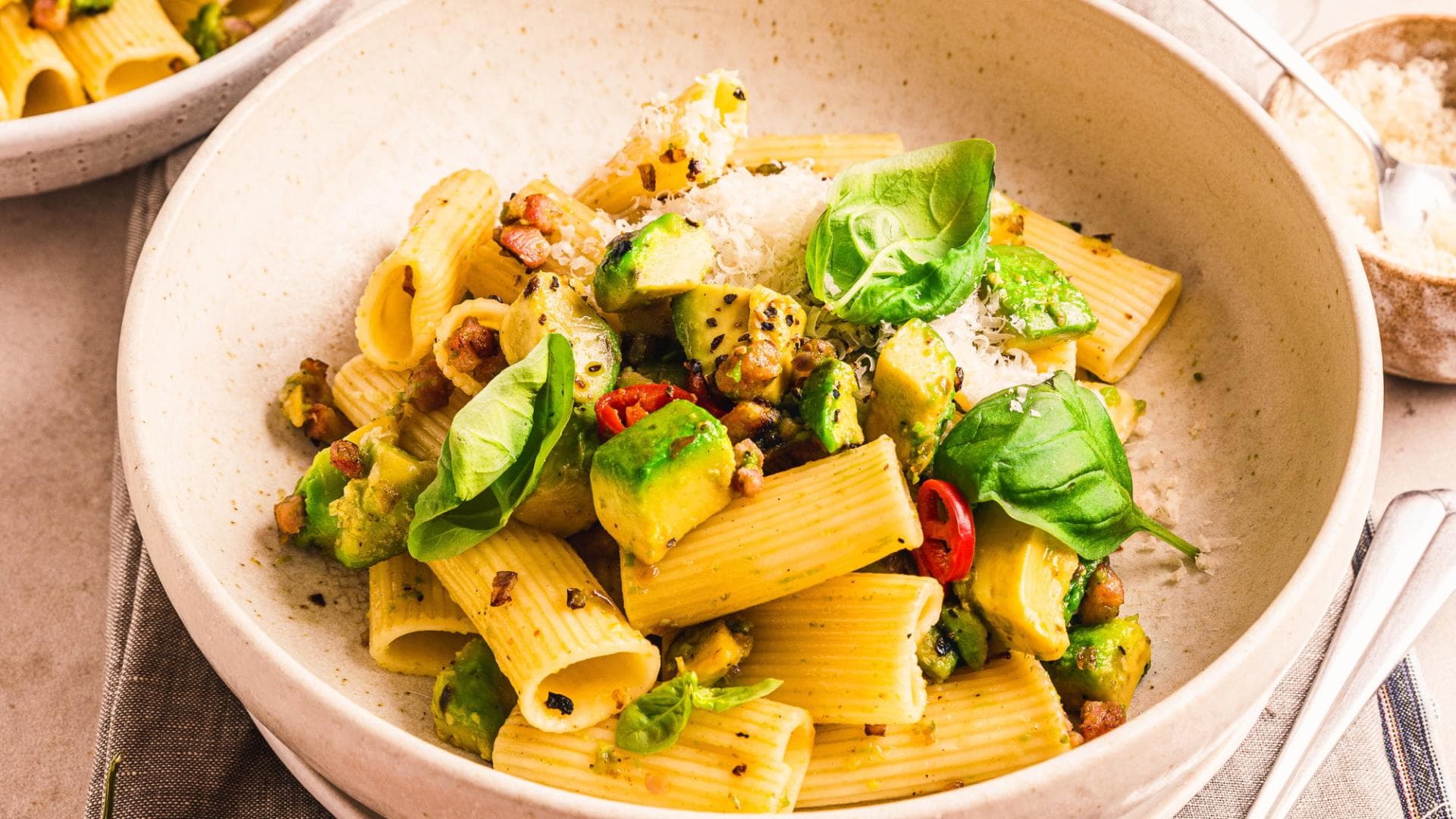 Avocado-Pasta mit Bacon 