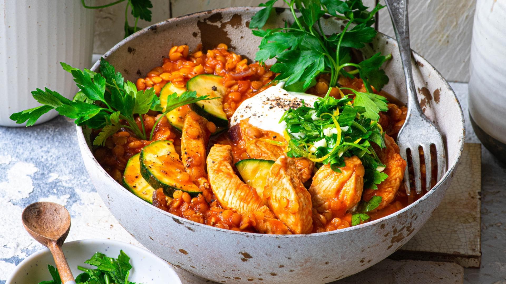Hähnchen-Gulasch mit Linsen Hähnchen-Gulasch mit Linsen