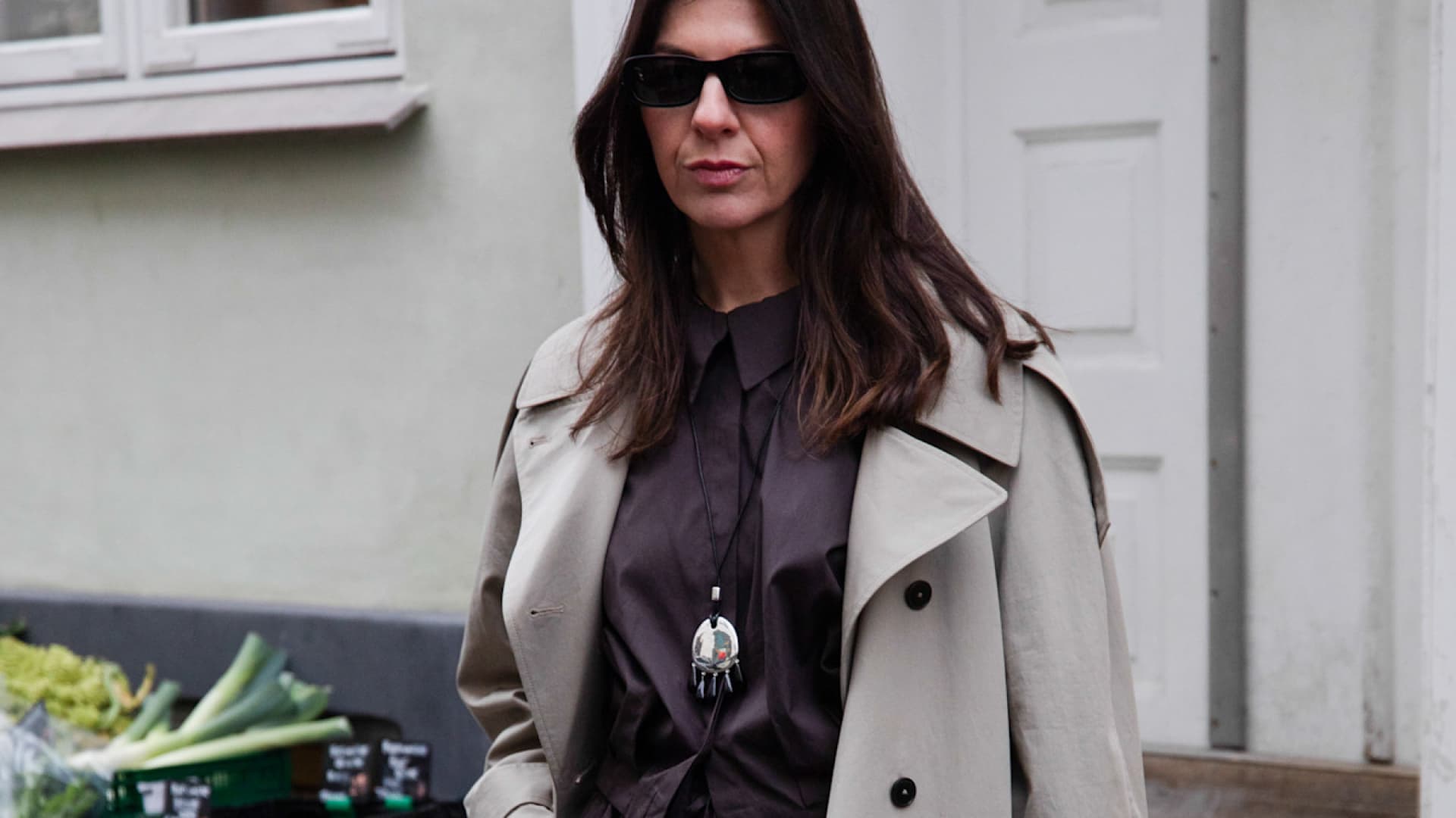 Frau in 90er-Jahre-Bluse