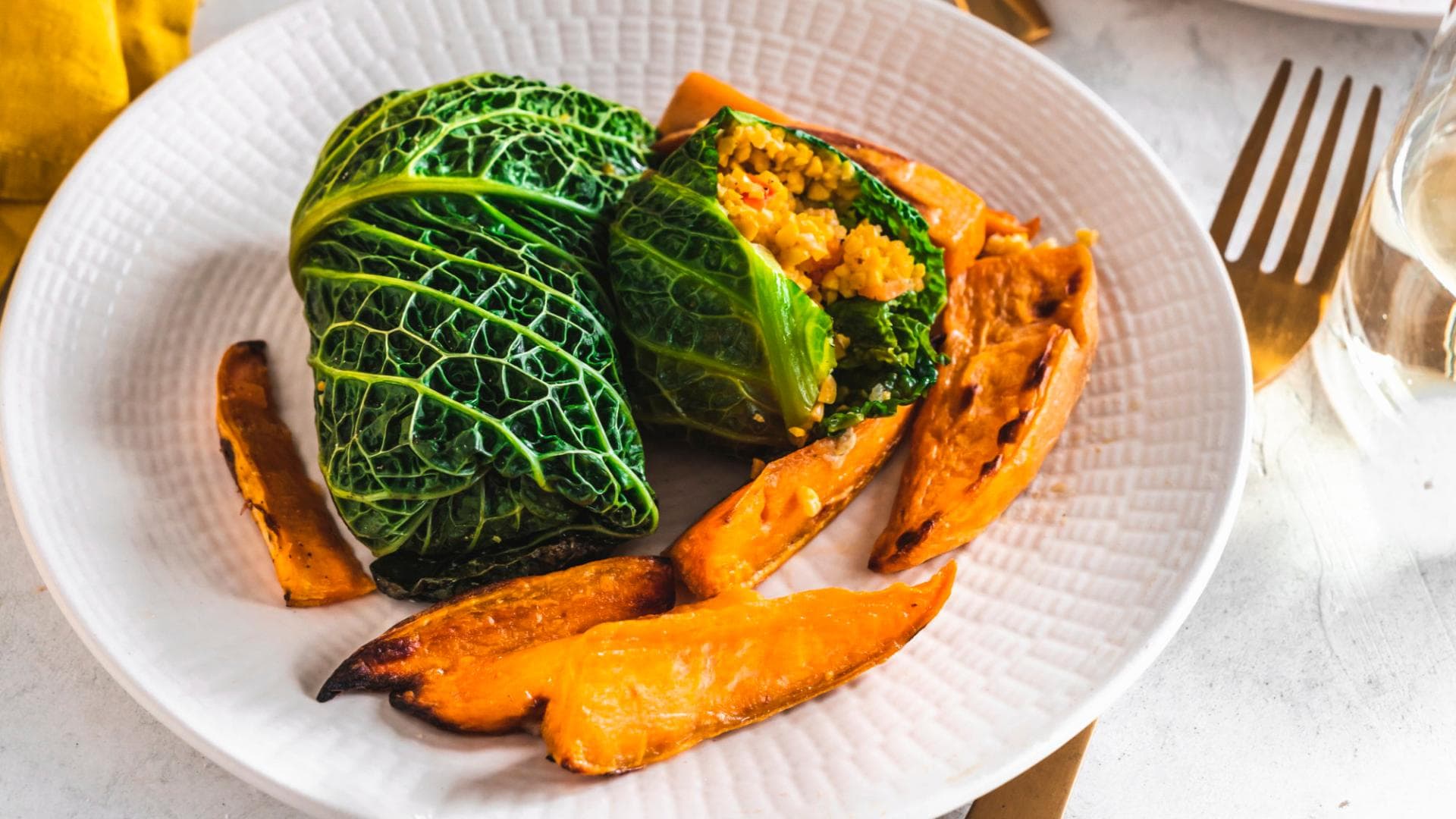 Wirsingrouladen mit Süßkartoffel 