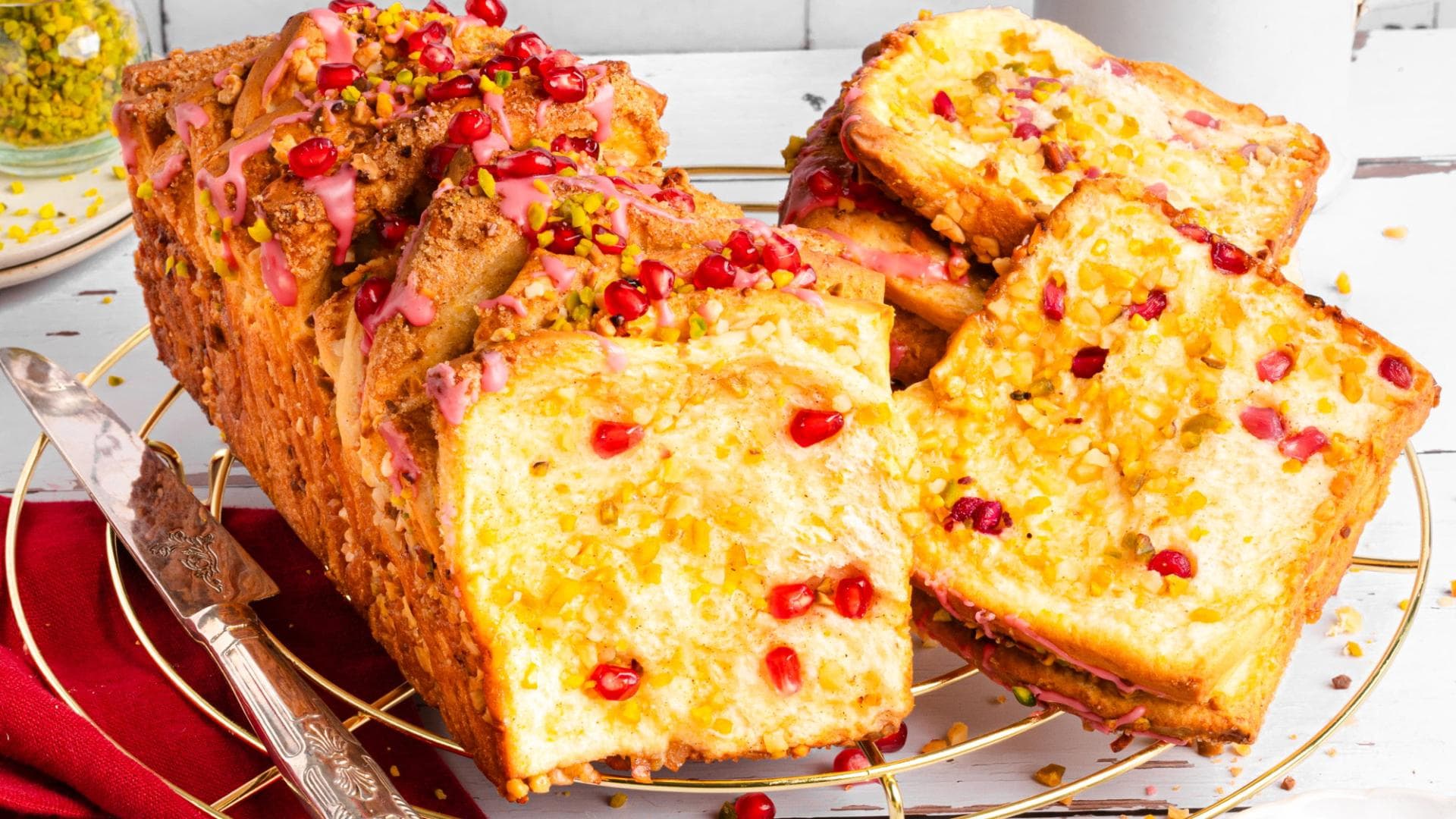 Nuss-Zupfkuchen mit Orange und Granatapfel 