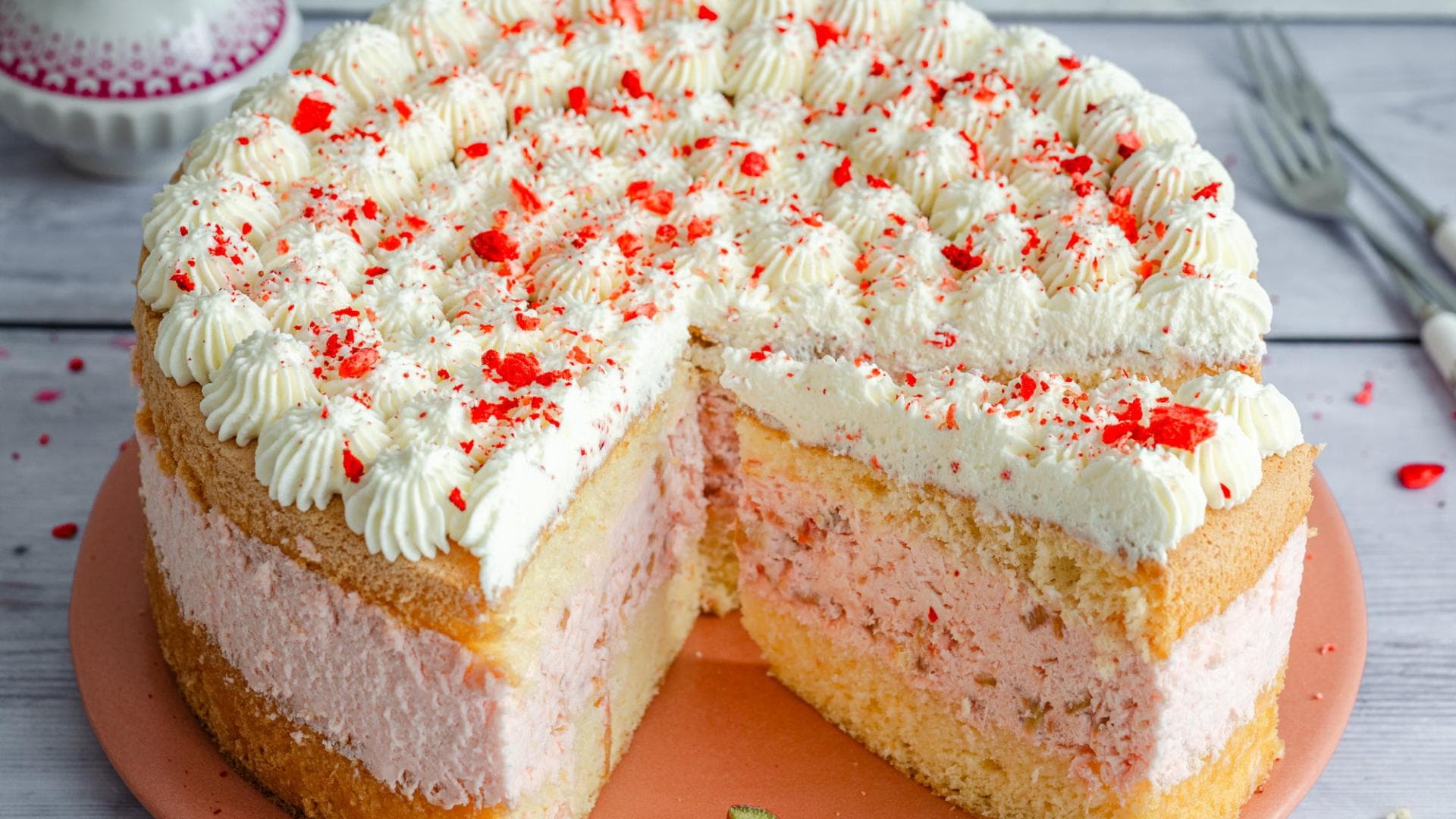 Rhabarber-Biskuit-Torte 