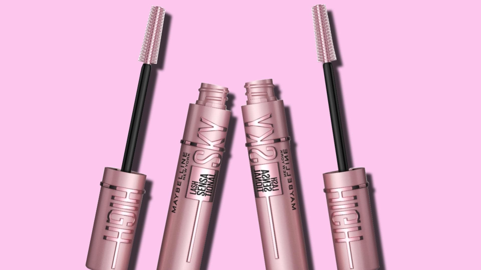 Sky High Mascara auf rosa Hintergrund
