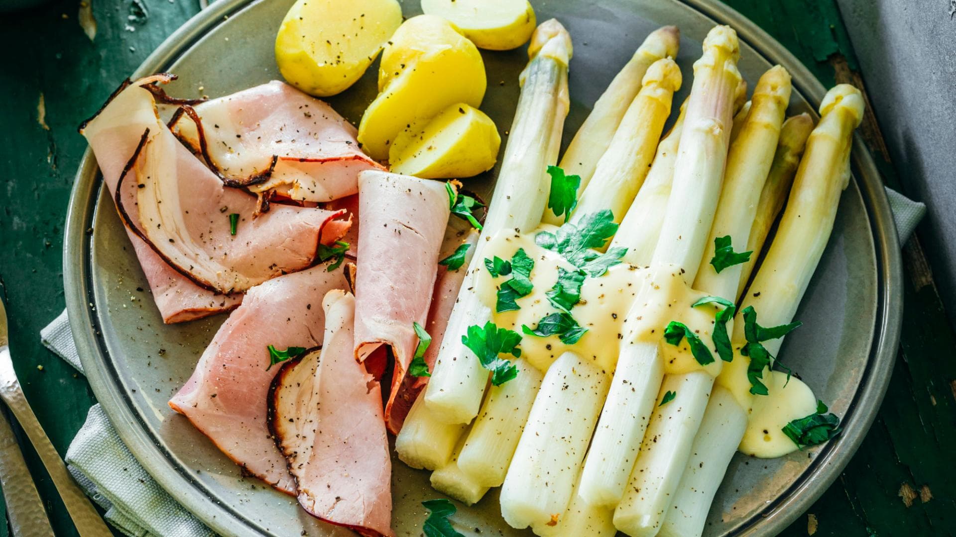 Spargel mit Krustenschinken