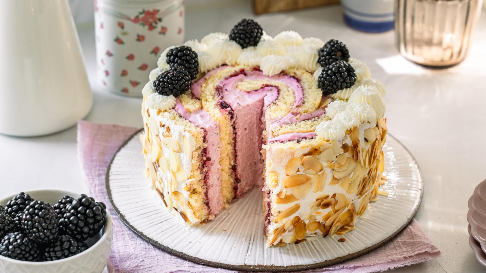 Brombeer-Wickeltorte 