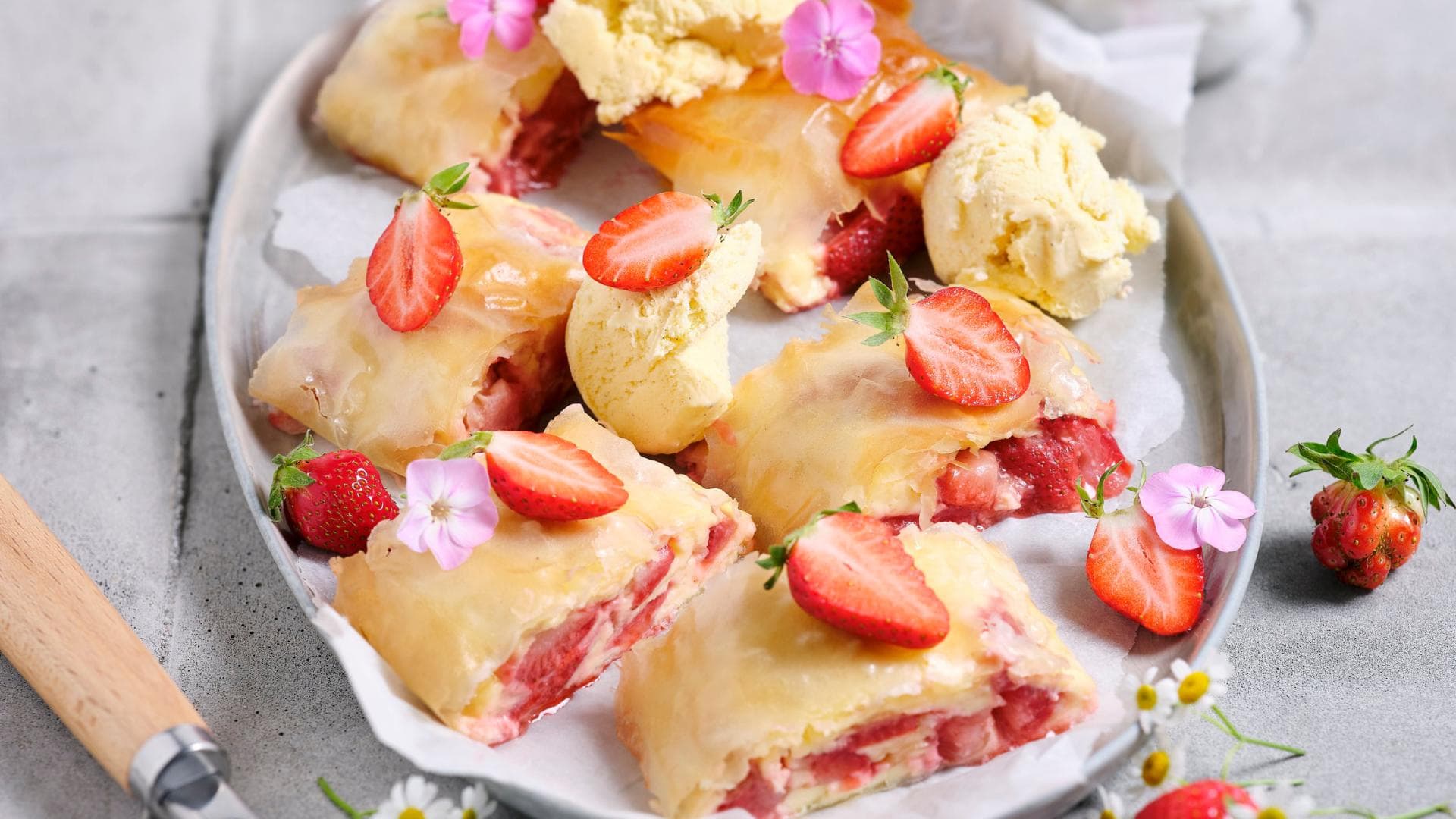 Schneller Erdbeer-Strudel