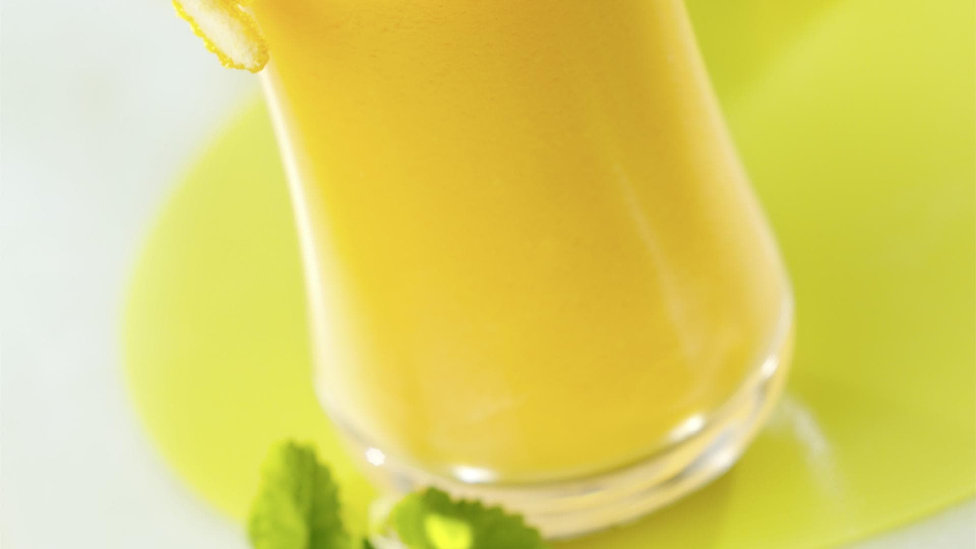 Apfel-Orangen-Möhren-Drink 