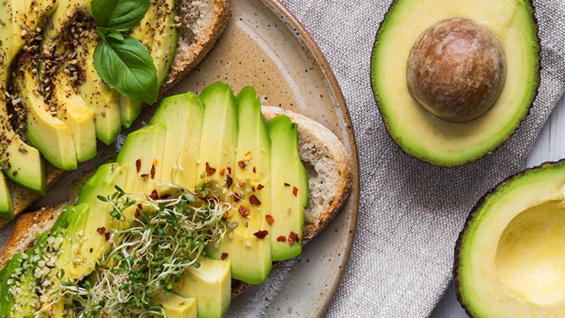 Avocado zubereiten – lecker auf Brot