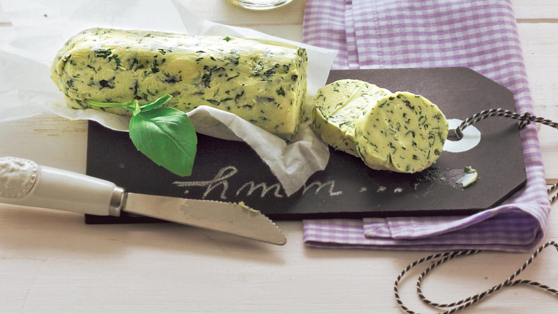 Rezept für leckere Basilikum Butter Rezept für leckere Basilikum Butter