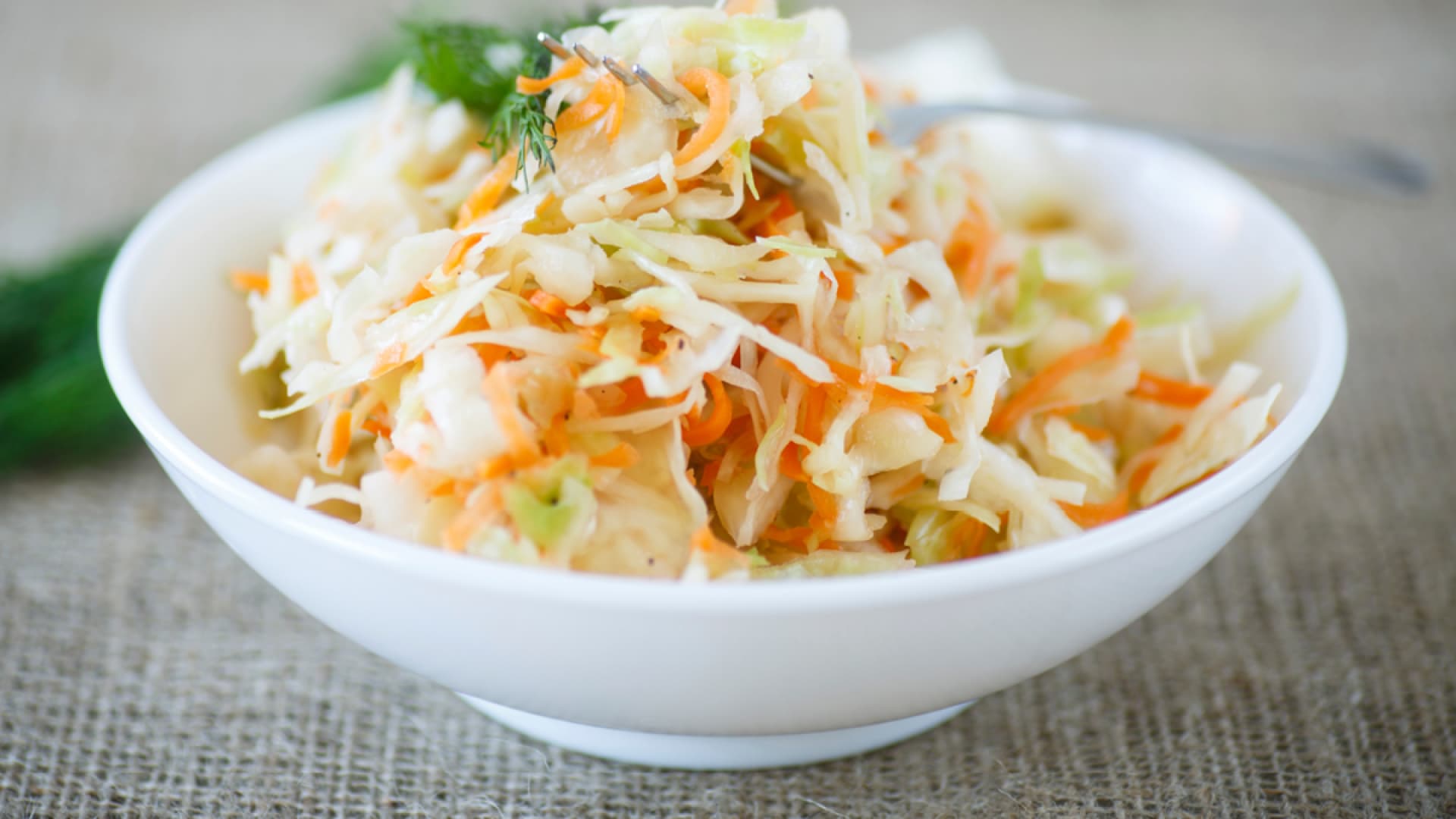 Weißkohlsalat mit Mayonnaise