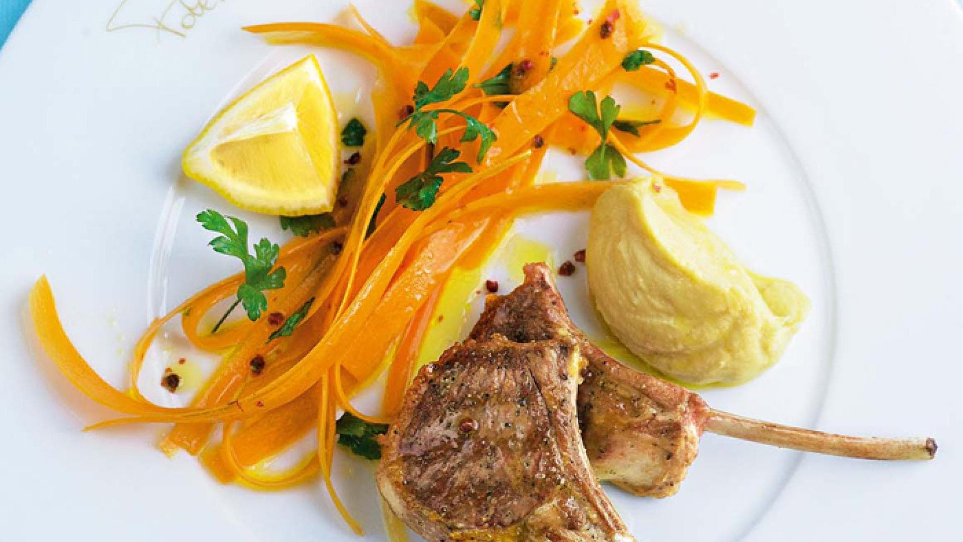 Gegrillte Lammkoteletts mit Kichererbsen-Creme - Das leckere Rezept für das Fleischgericht finden Sie bei uns