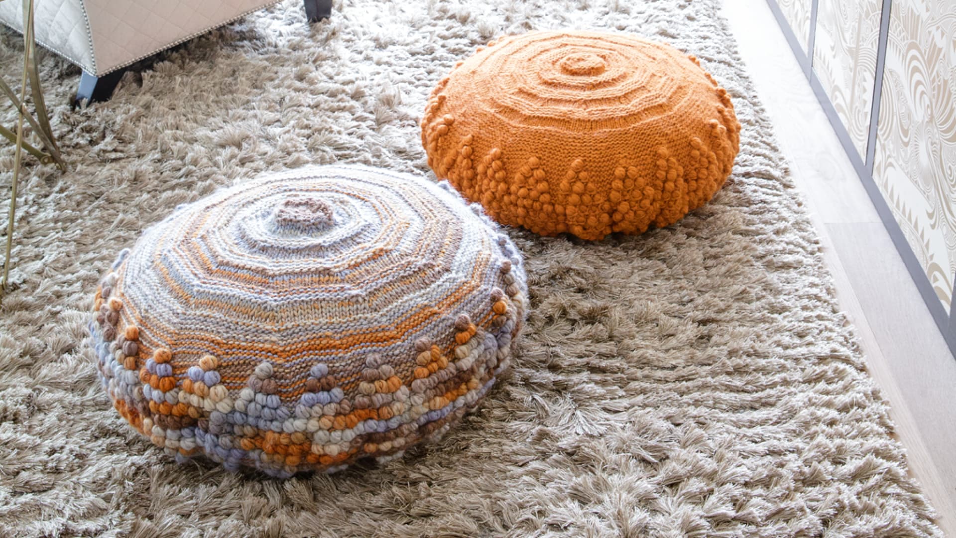 Gemütliche Poufs aus Merinowolle