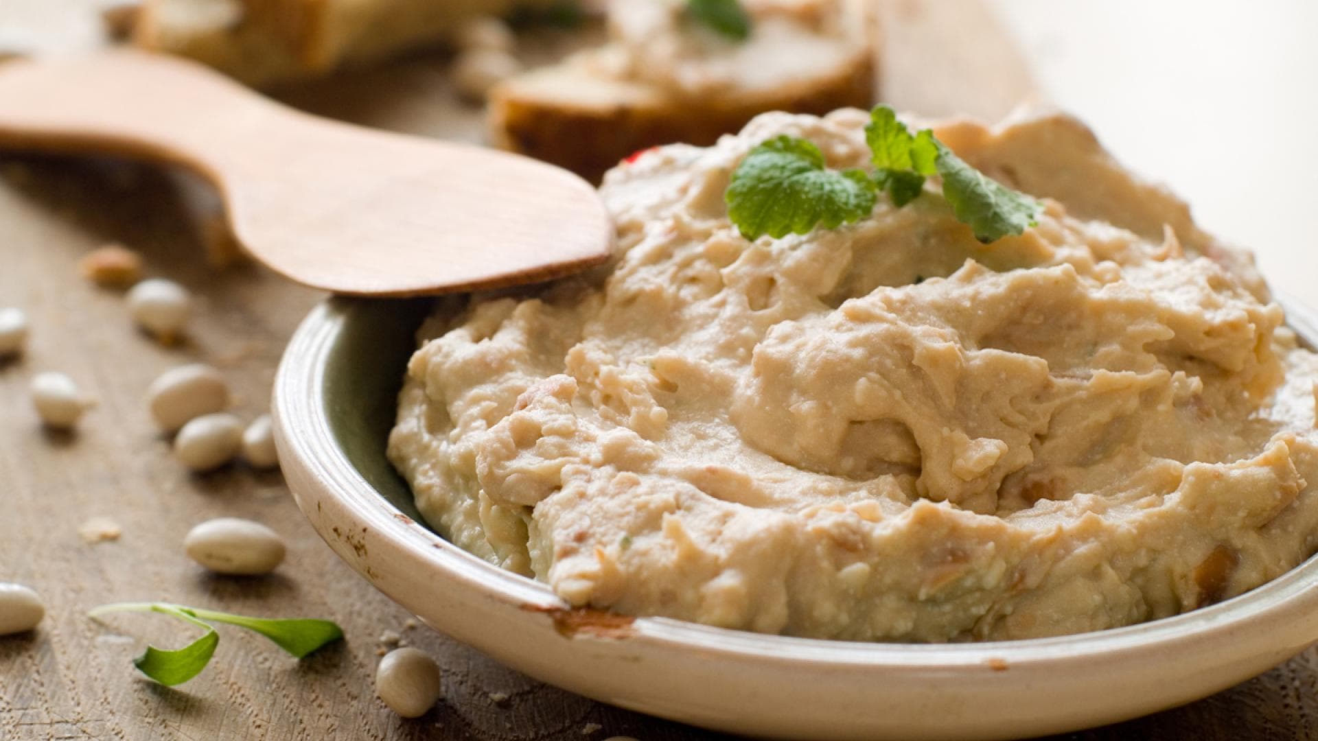Hummus Dip mit getrockneten Tomaten