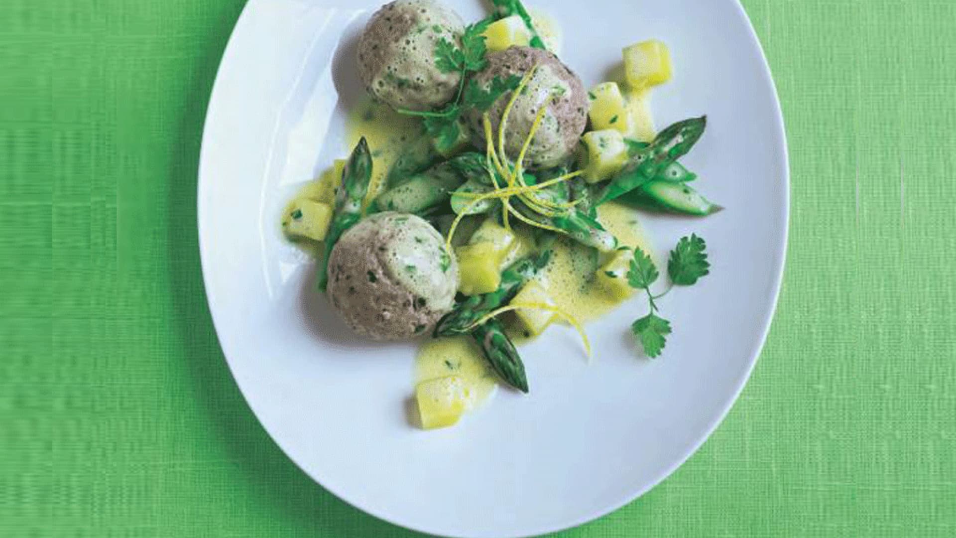 Kalbsklößchen mit Spargel