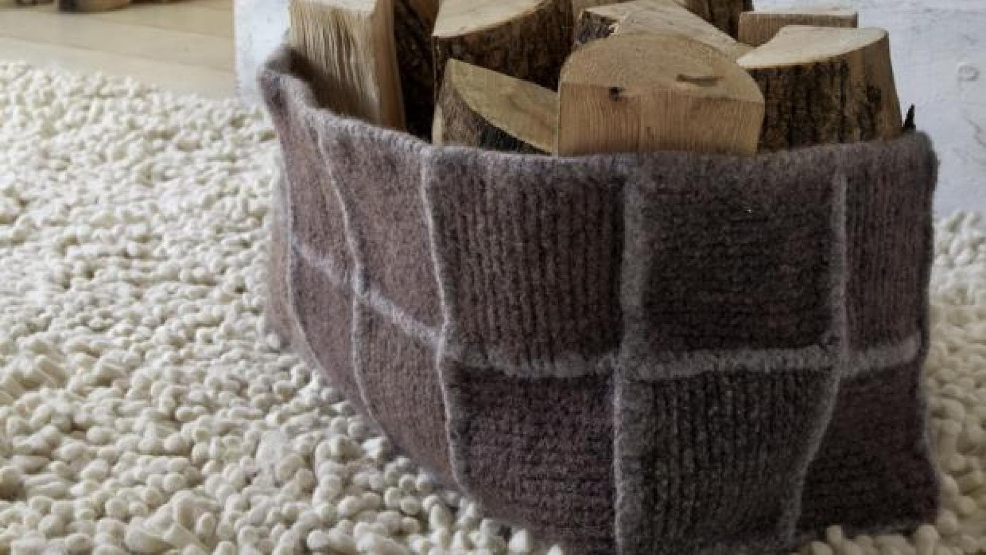 Schicker Kaminholzkorb aus Filz