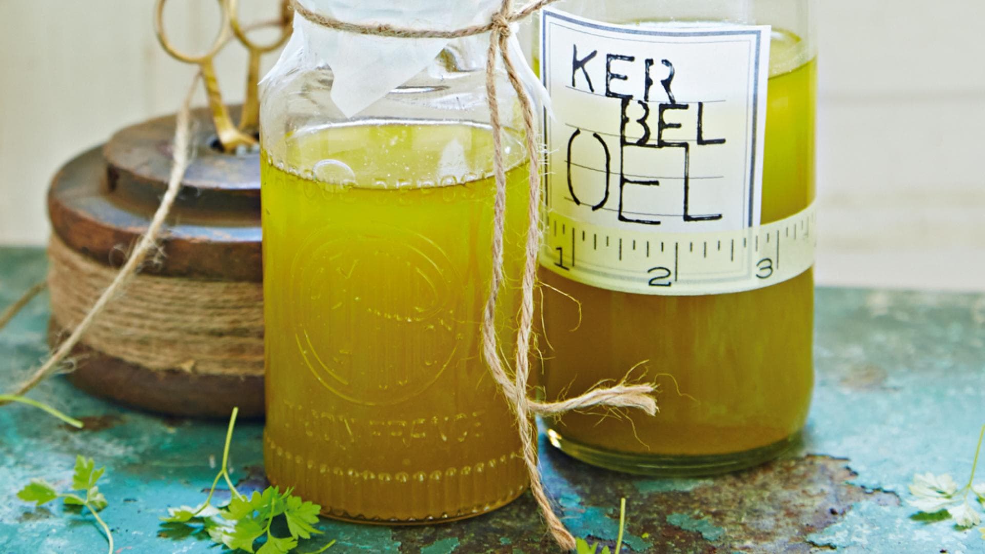 Kerbelöl selbermachen - Mit drei einfachen Zutaten können auch Sie das Öl zu Hause selbermachen