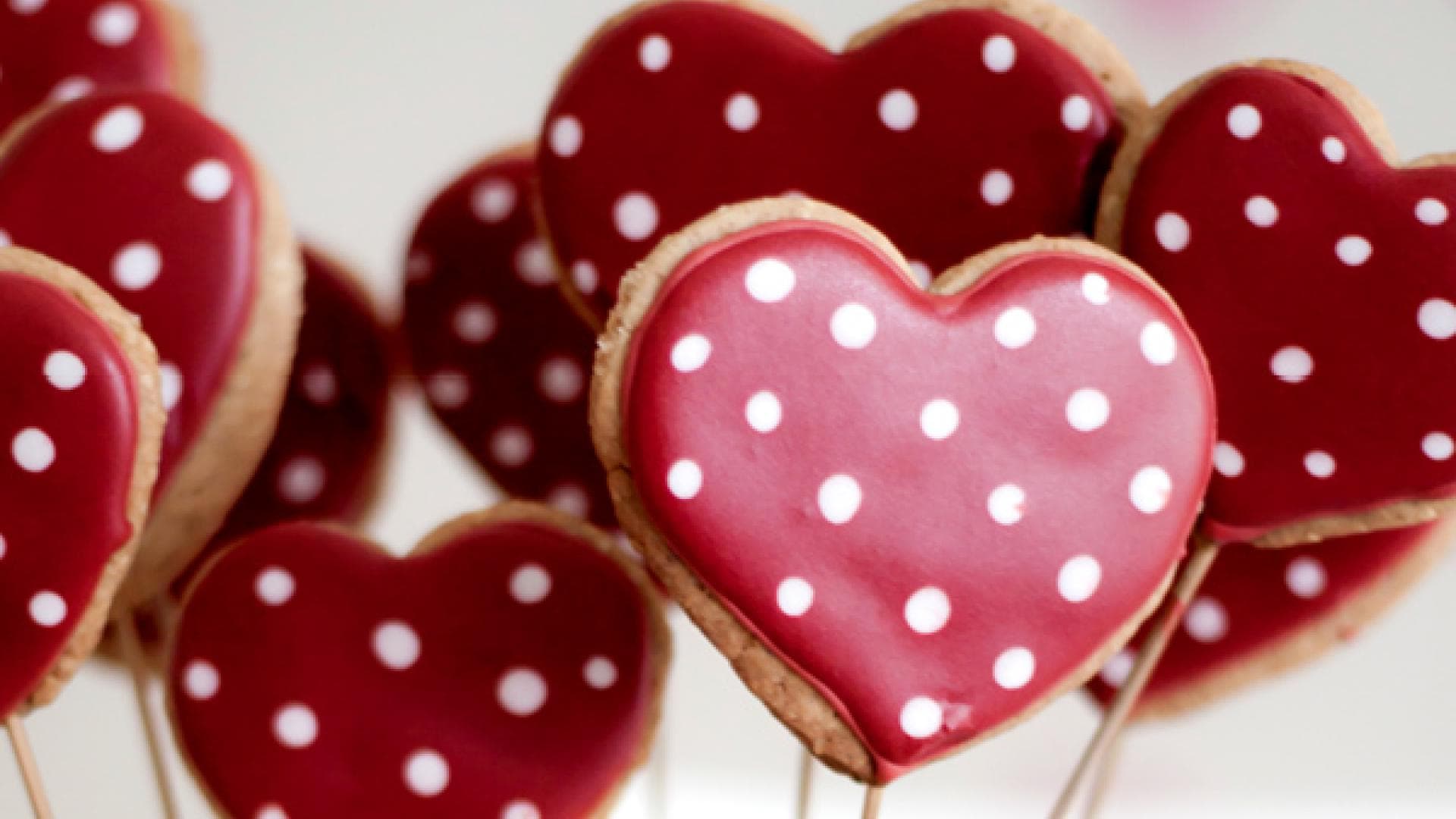 Kuchenlollies in Herzform