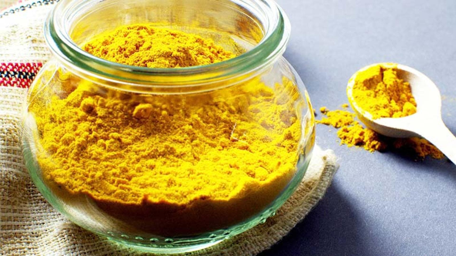 Alternative Behandlung mit Curcumin und Boswellia