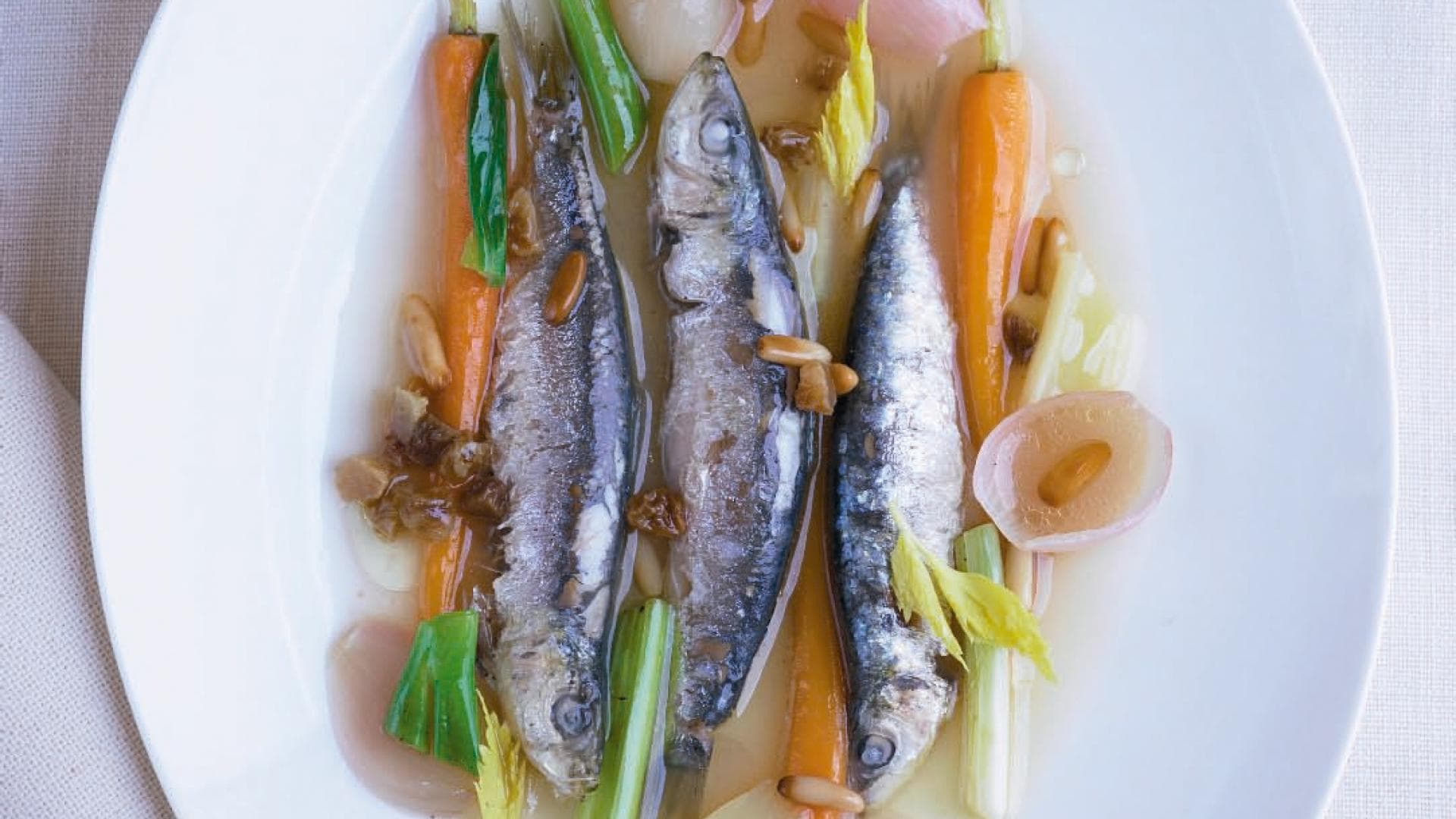 Marinierte Sardinen in Gemüsesud
