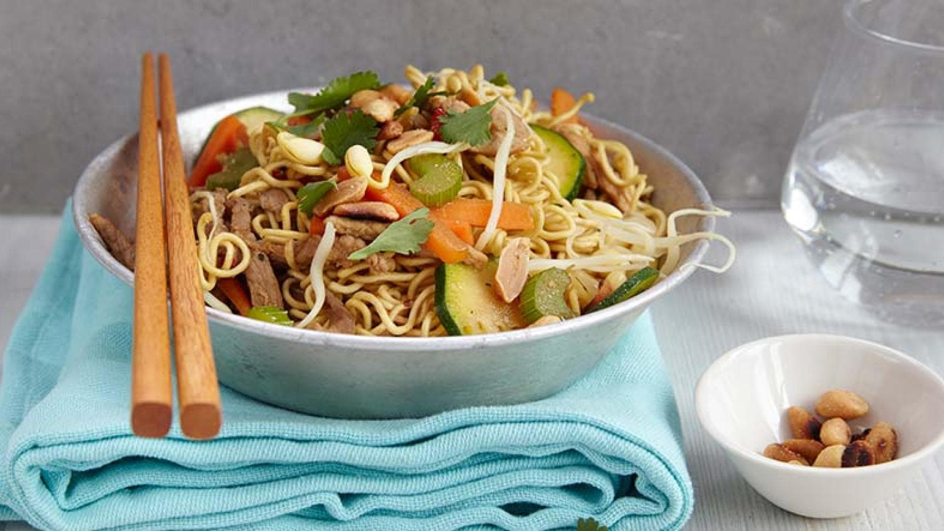 Rezept gebratene Mie-Nudeln mit Schweinefleisch