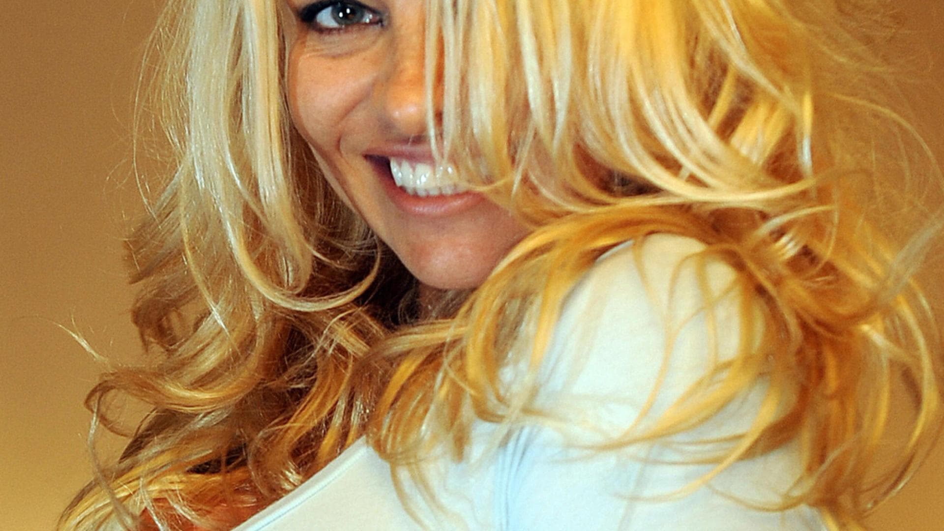 Pamela Anderson ungeschminkt - So sehen die Stars ungeschminkt aus 