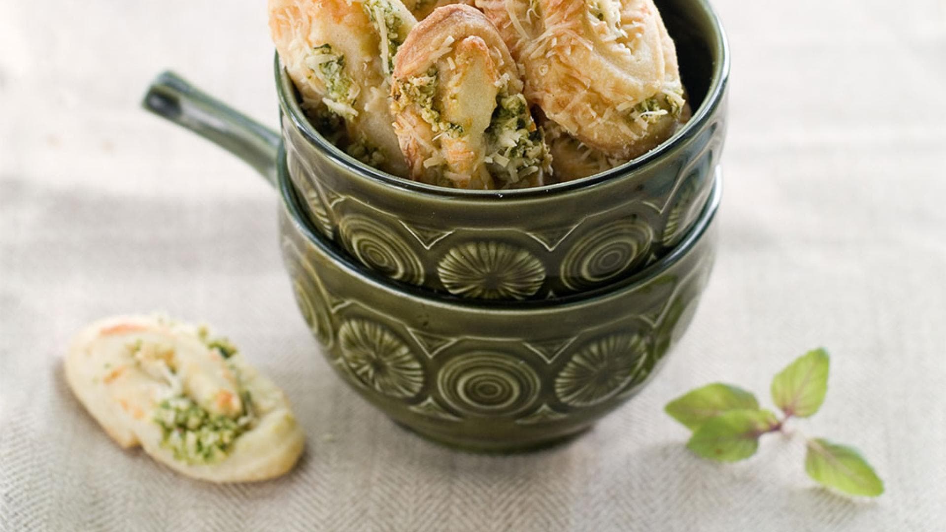 Herzhafte Pesto-Schnecken-Plätzchen