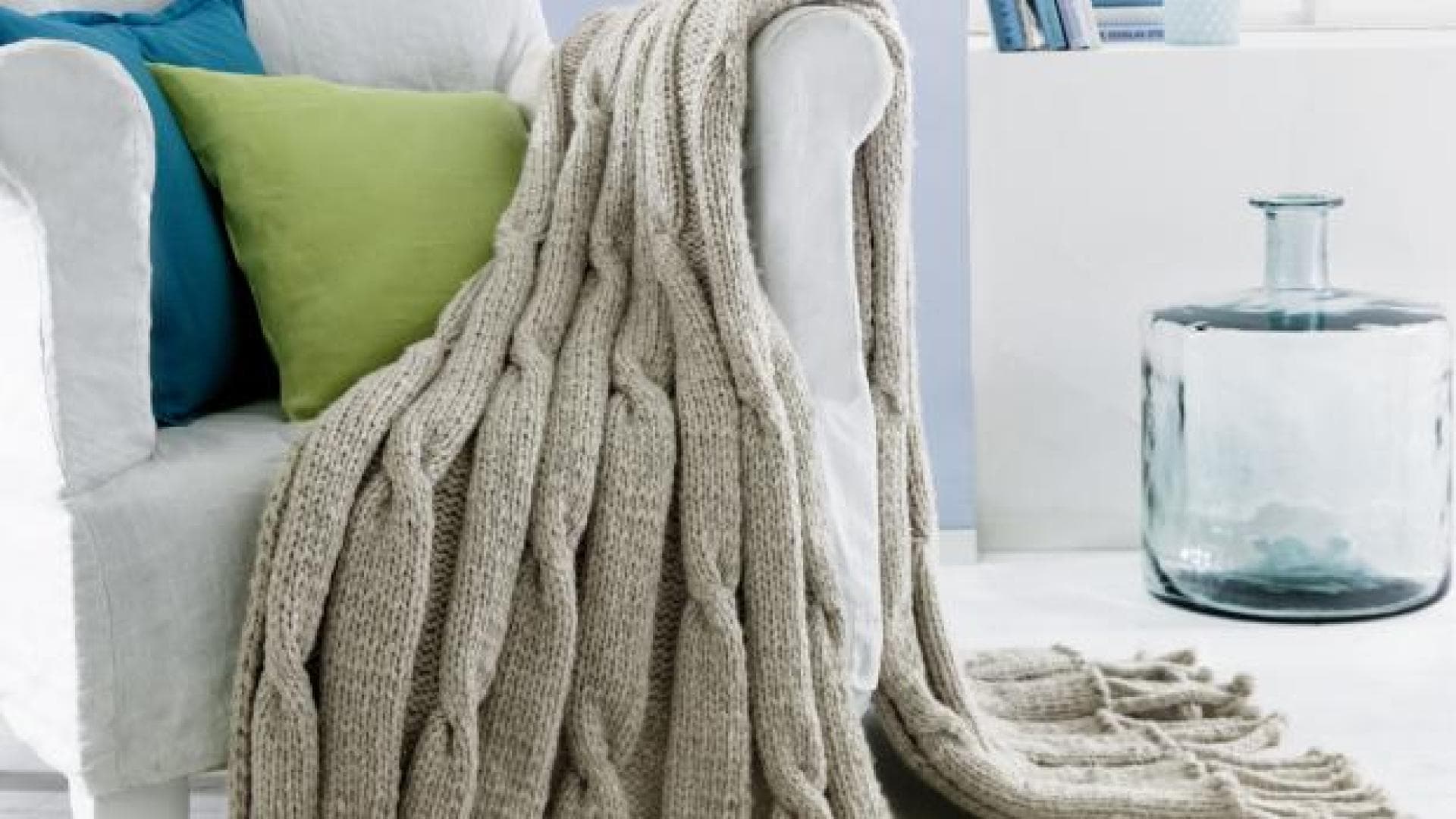 Plaid mit Zopfmustern 