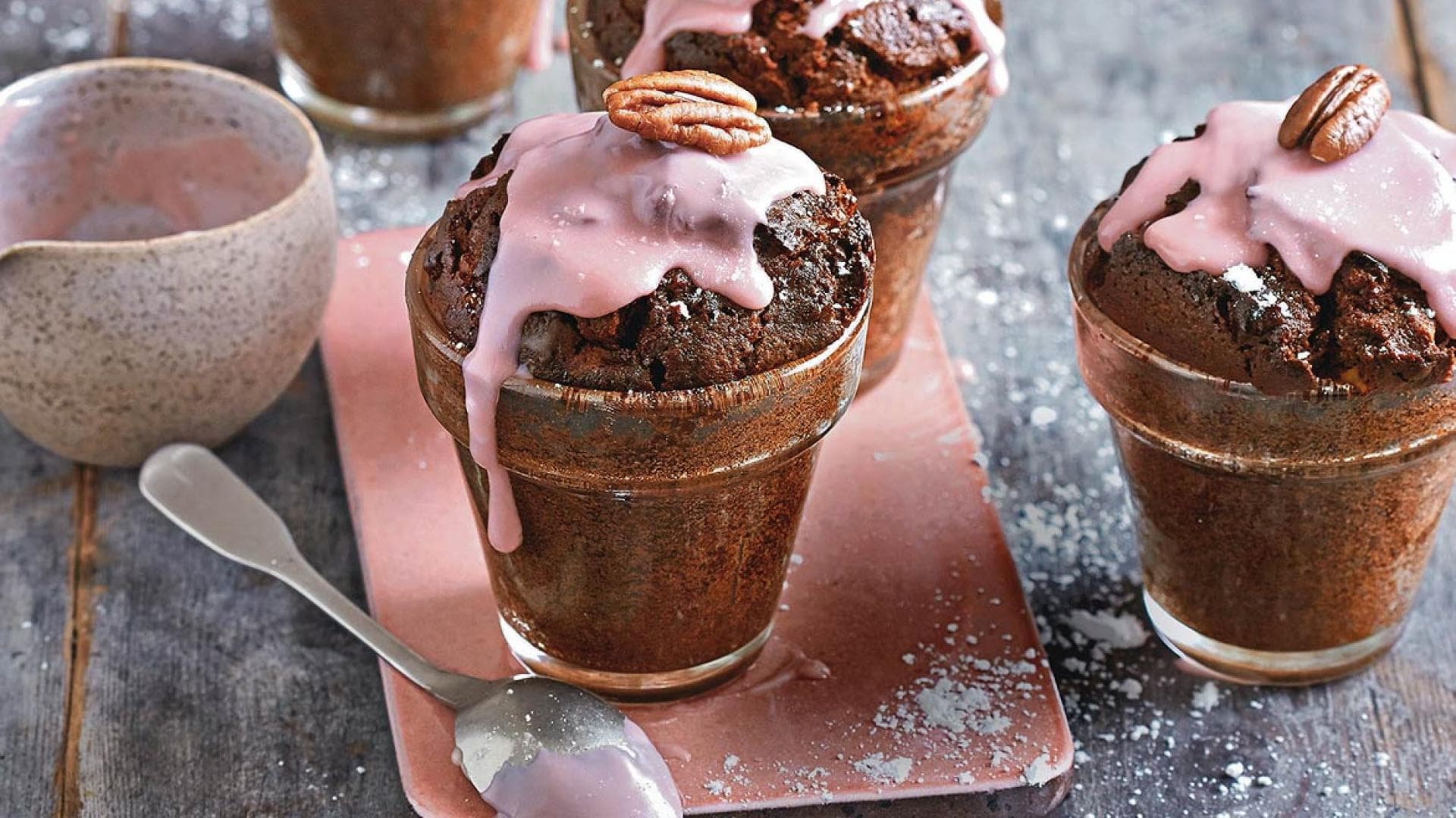 Weihnachtliche Punschkuechlein mit Cassis und Schokolade