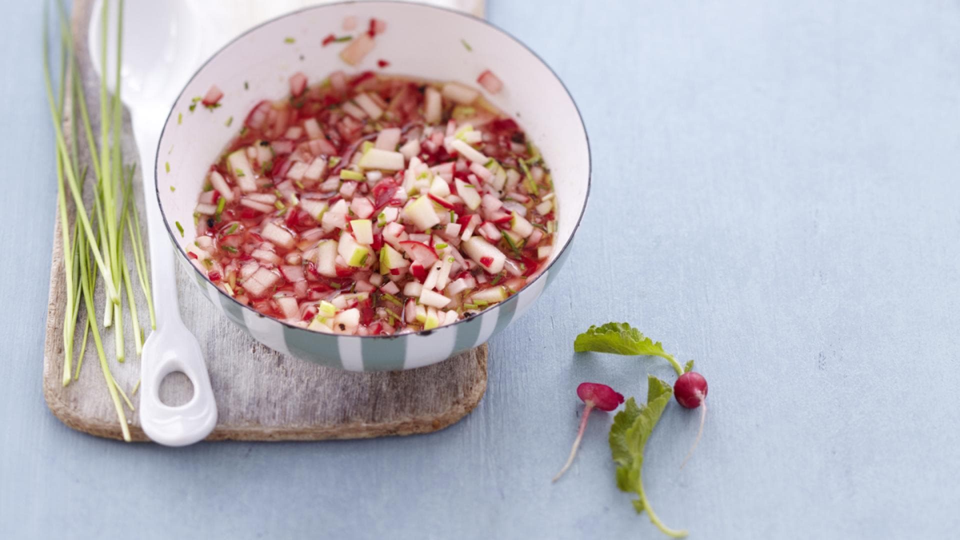 Radieschen-Vinaigrette mit Apfel und Meerrettich 