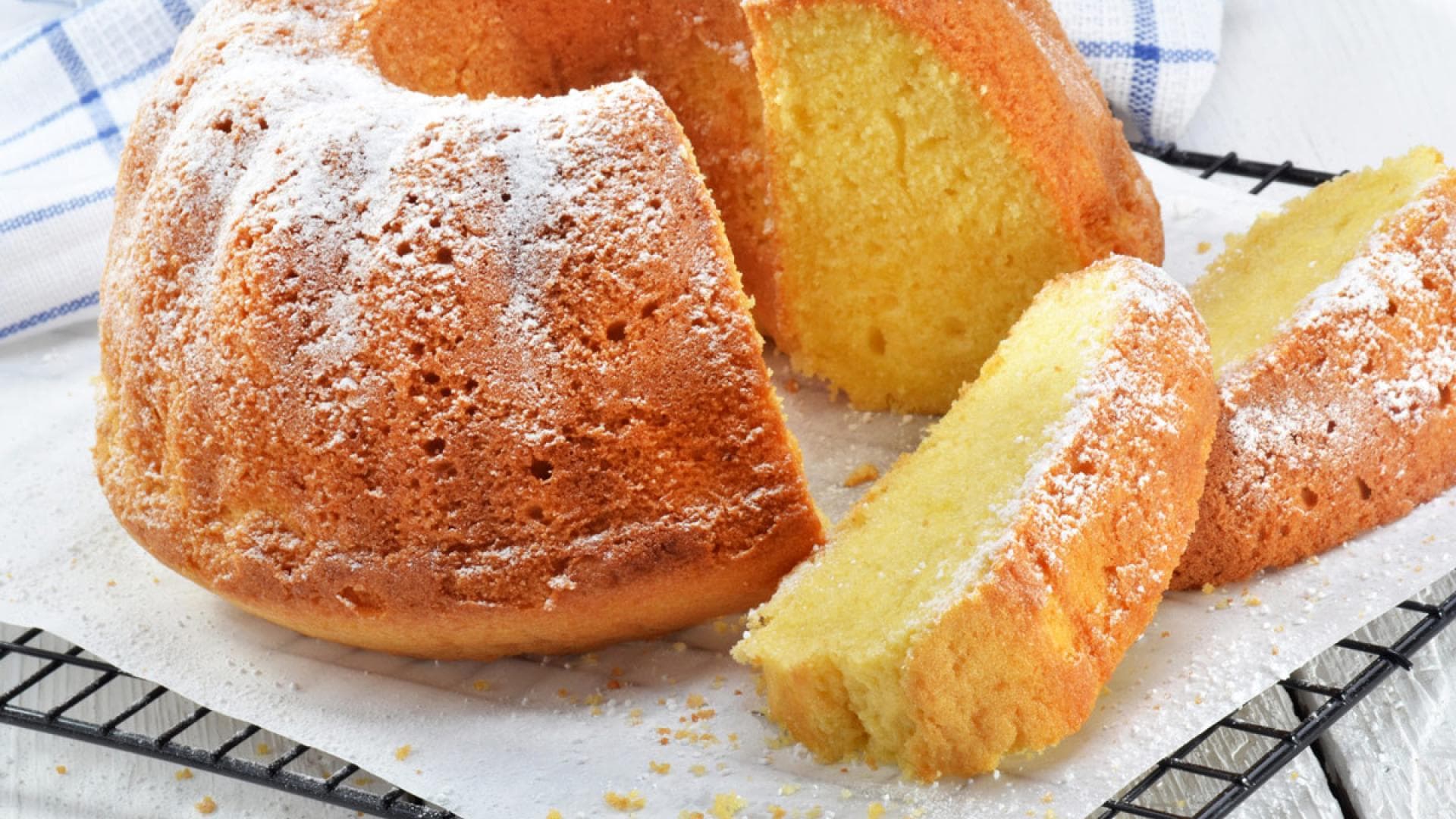 Saftiger Eierlikörkuchen