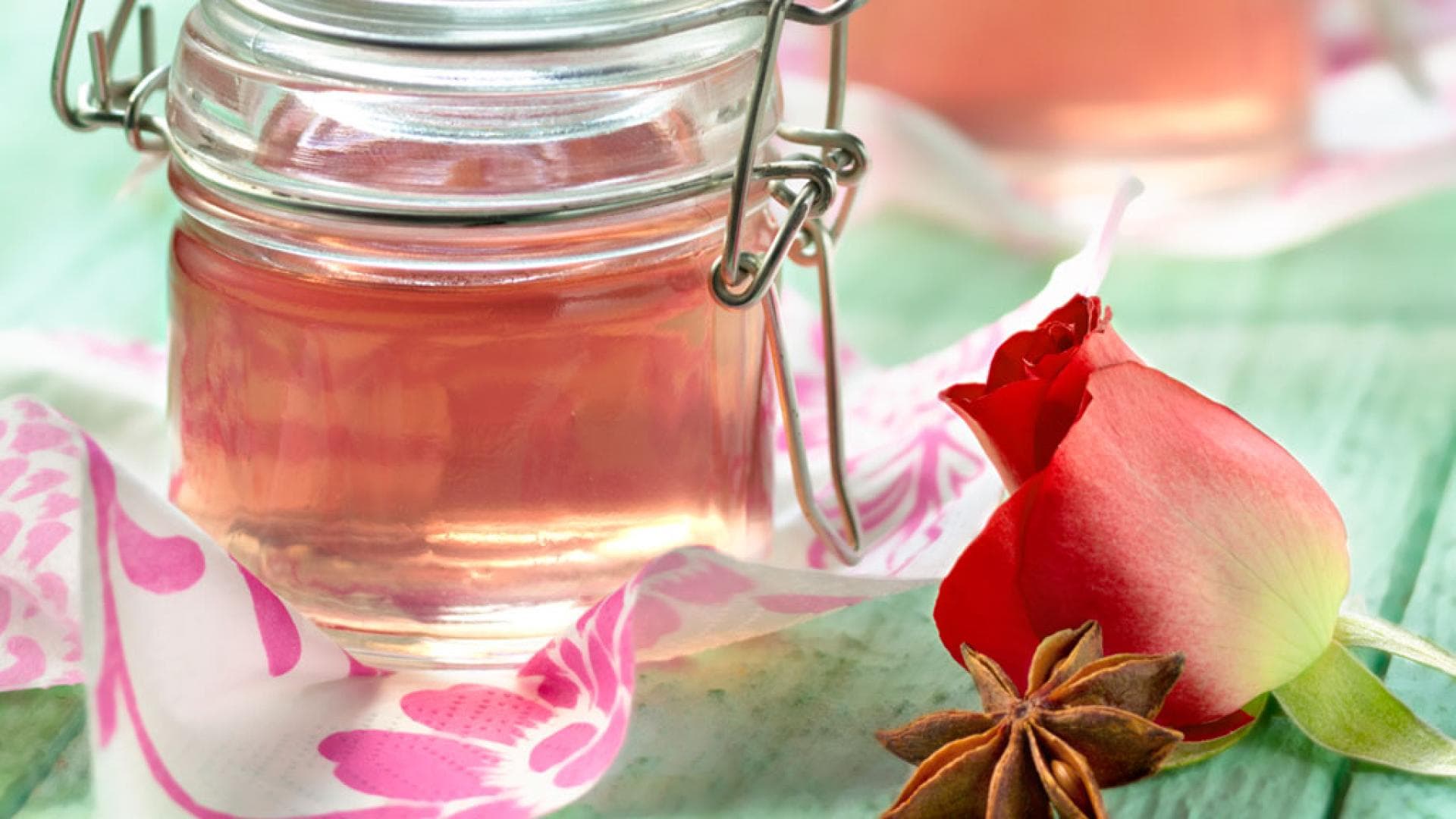 Rosengelee im Weckglas