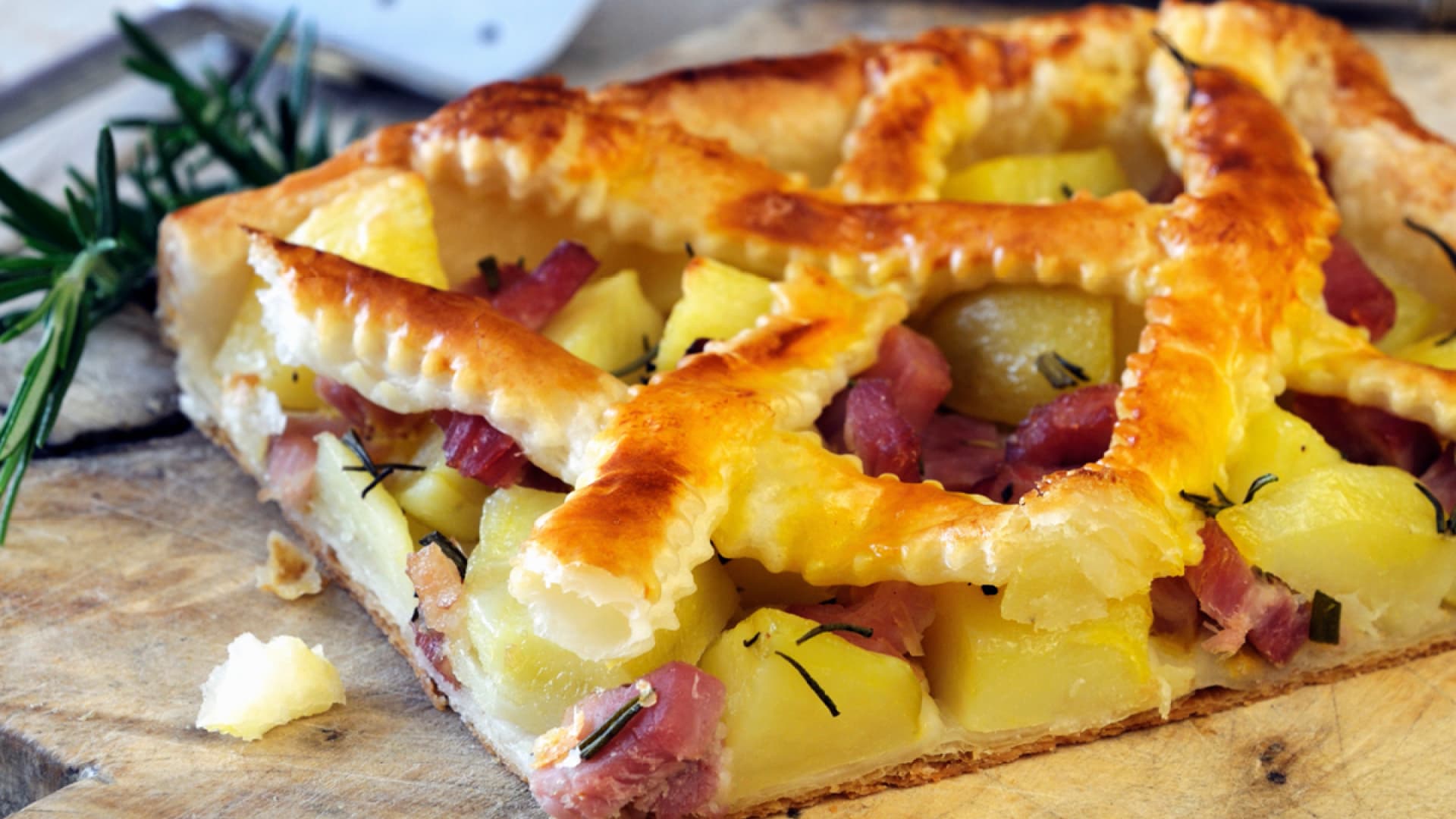 Kartoffelkuchen mit Schinkenstücken