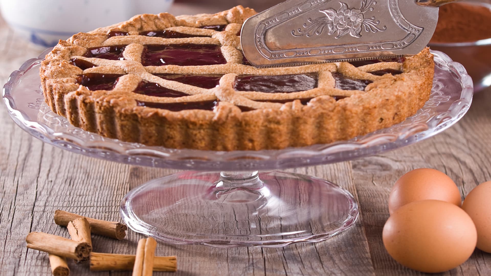 Fruchtige Torte mit Teiggitter
