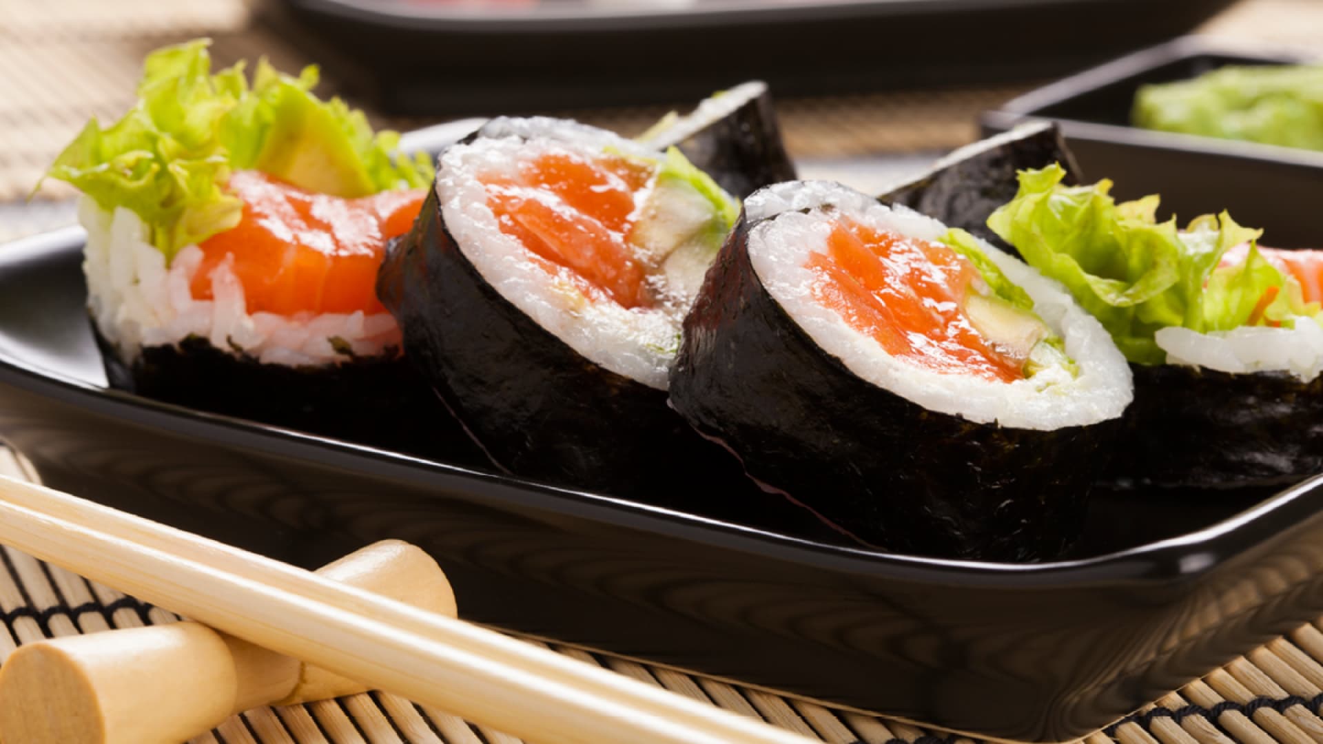 Reis-Röllchen mit Lachs
