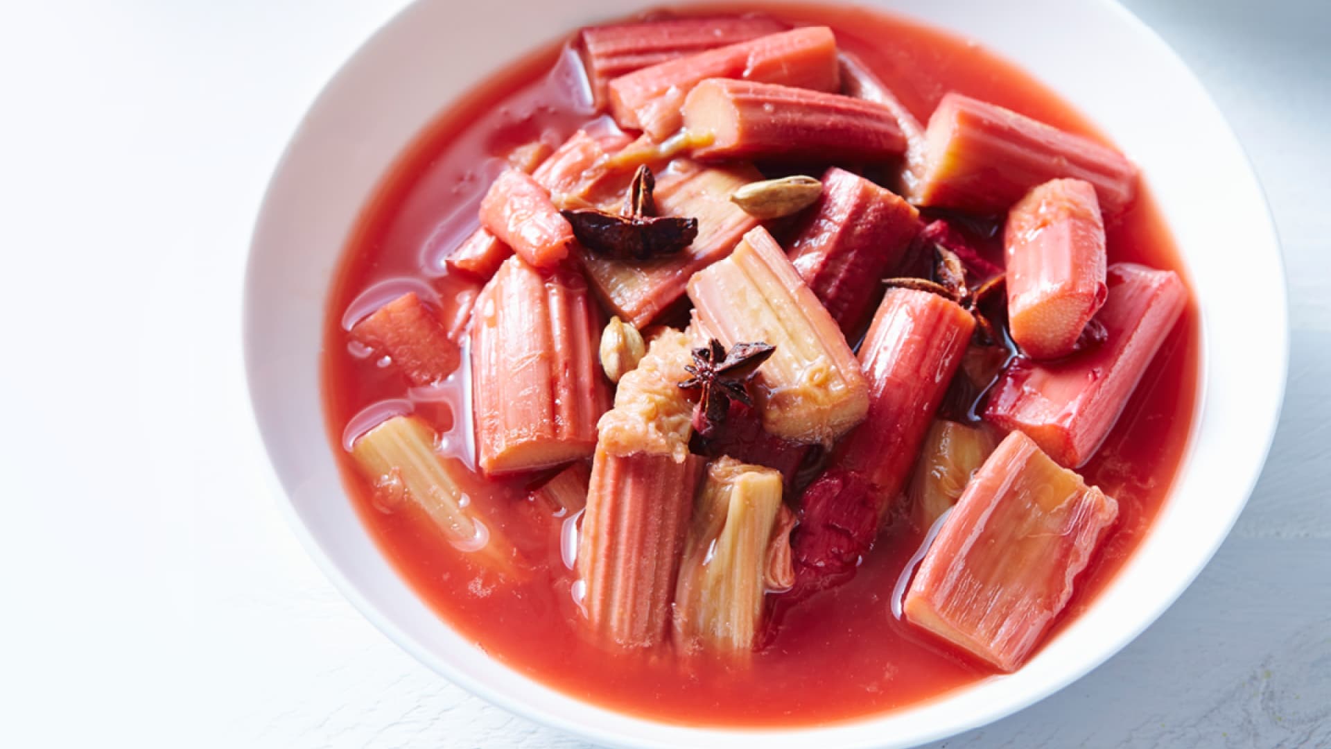 Leckerer Rhabarberkompott - Das Rezept finden Sie hier bei uns