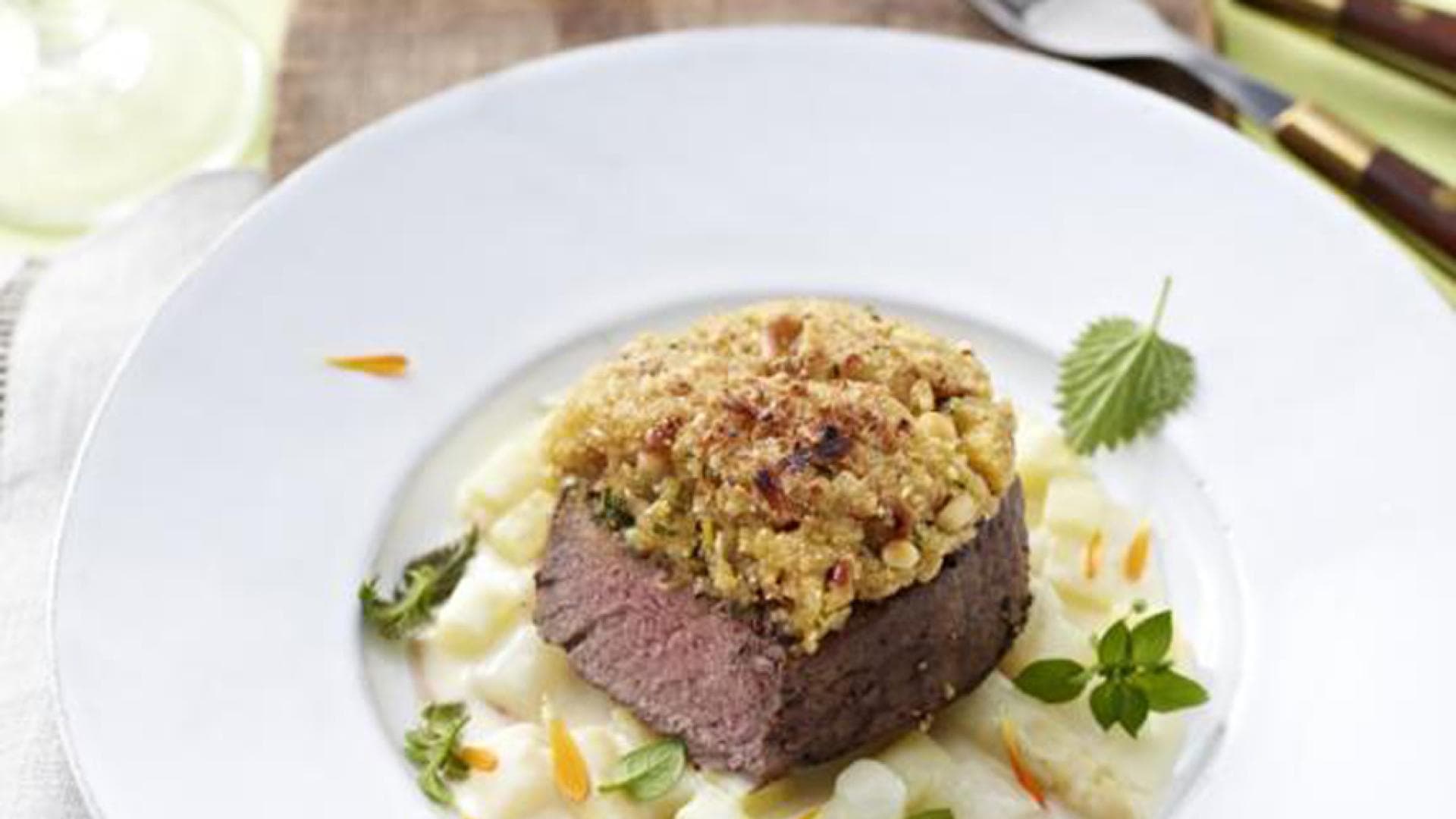 Rinderfilet auf Kartoffel-Spargel-Eintopf