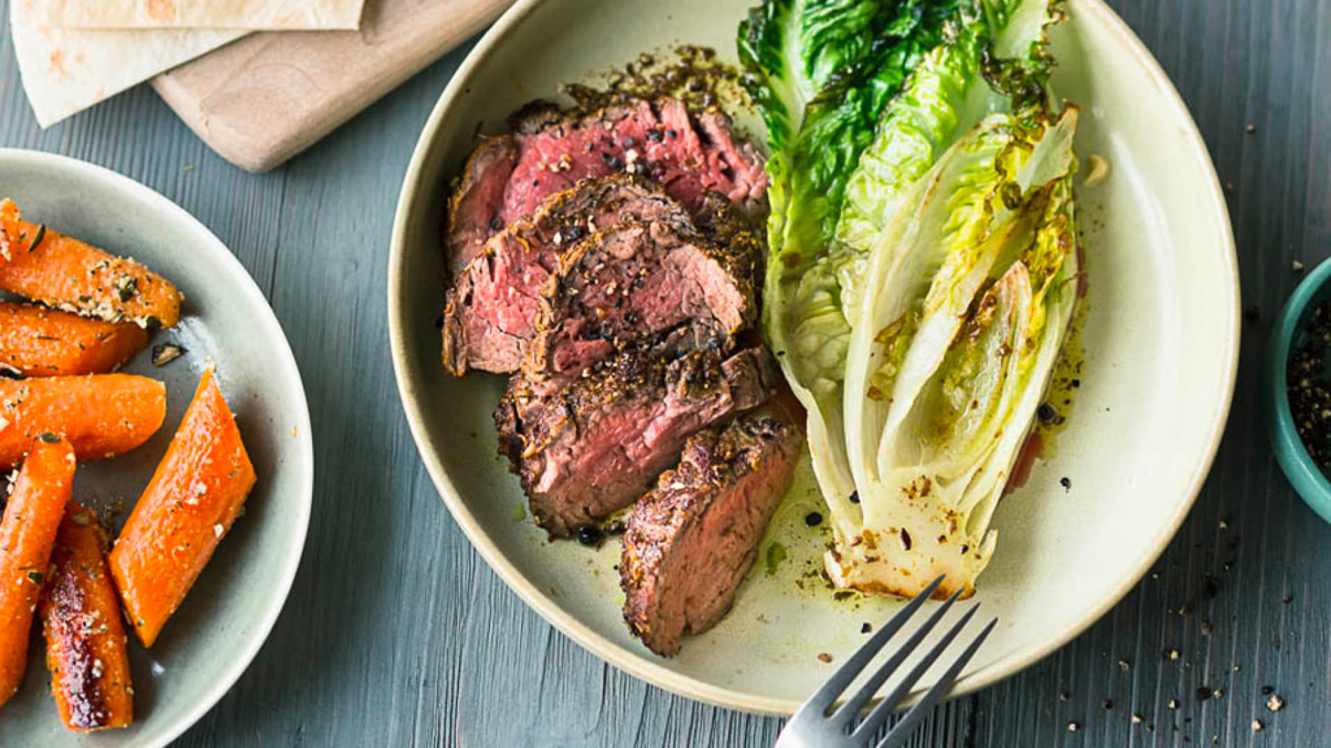 Rindfleisch mit Tahin-Möhren