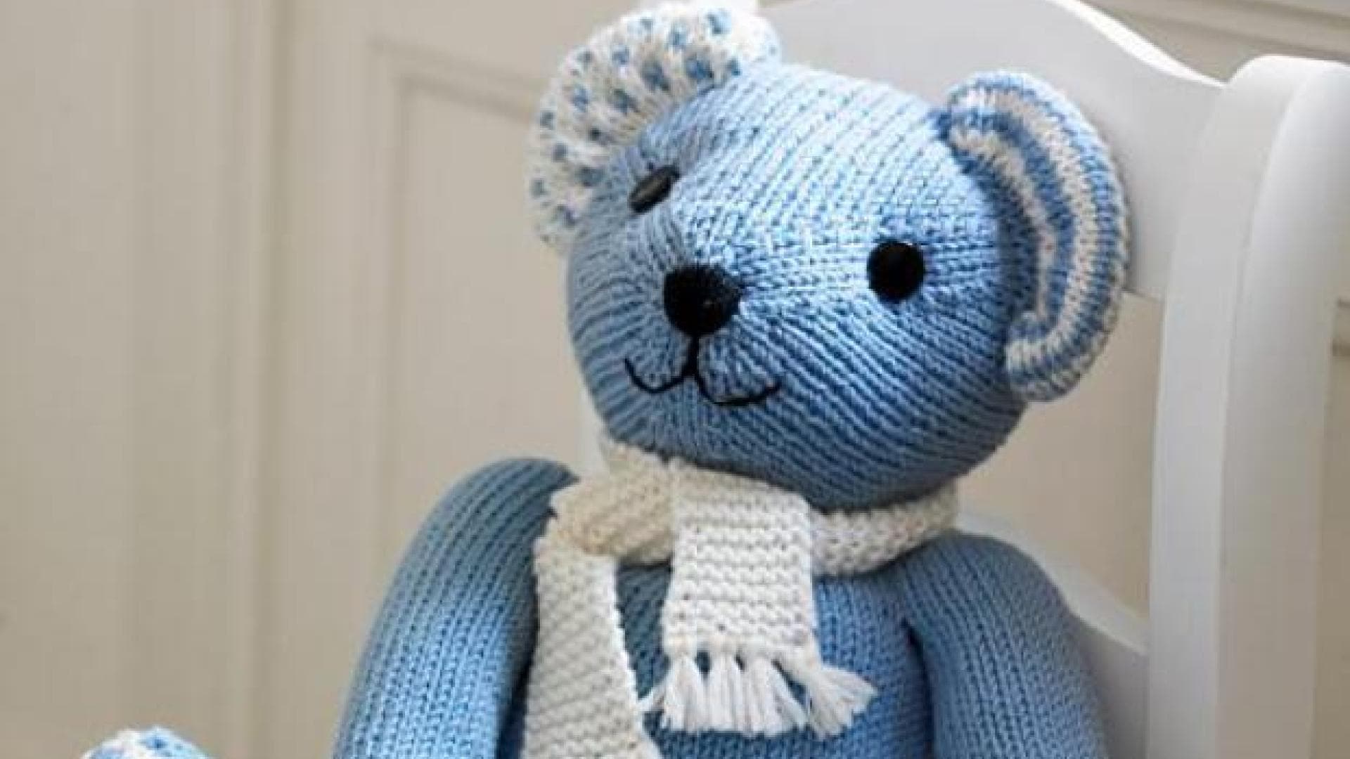 Gestrickter Teddy aus Merinowolle