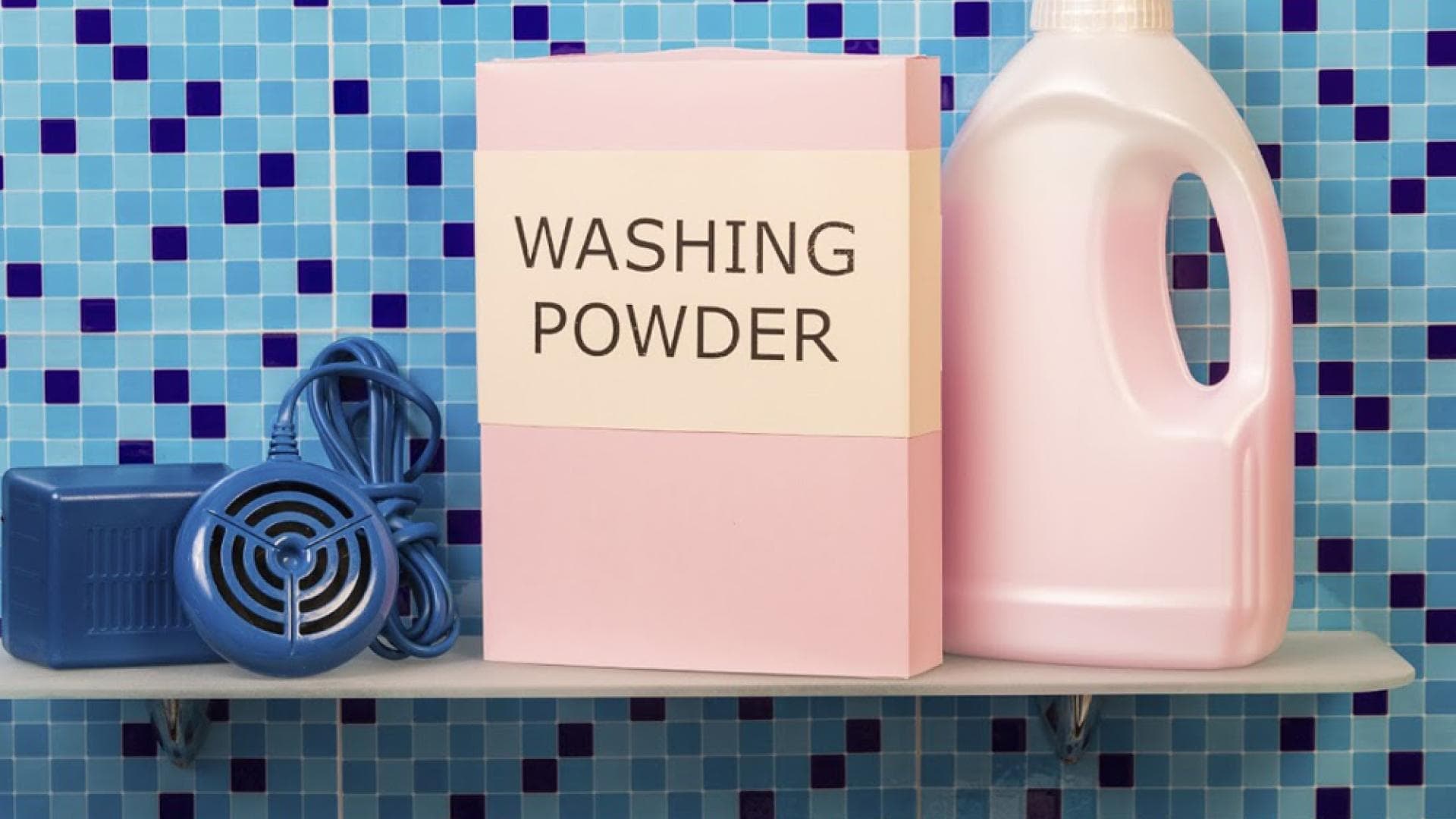 Pulver-Waschmittel in pinker Verpackung