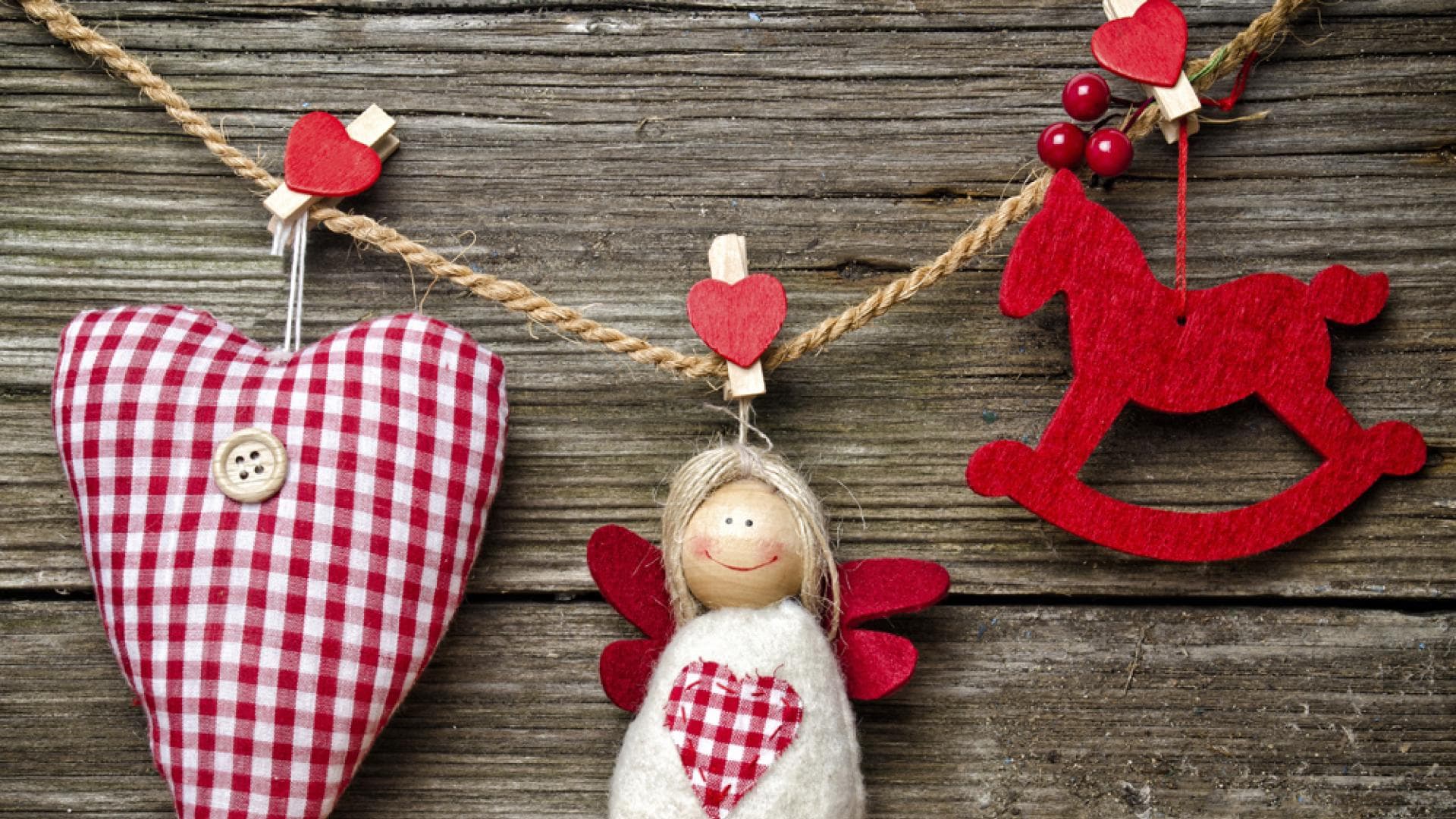 Weihnachtsdekoration zum Selbermachen - Mit unseren Tipps können Sie, mit wenigen Handgriffen und für kleines Geld, schöne Dekoration ganz einfach selbermachen