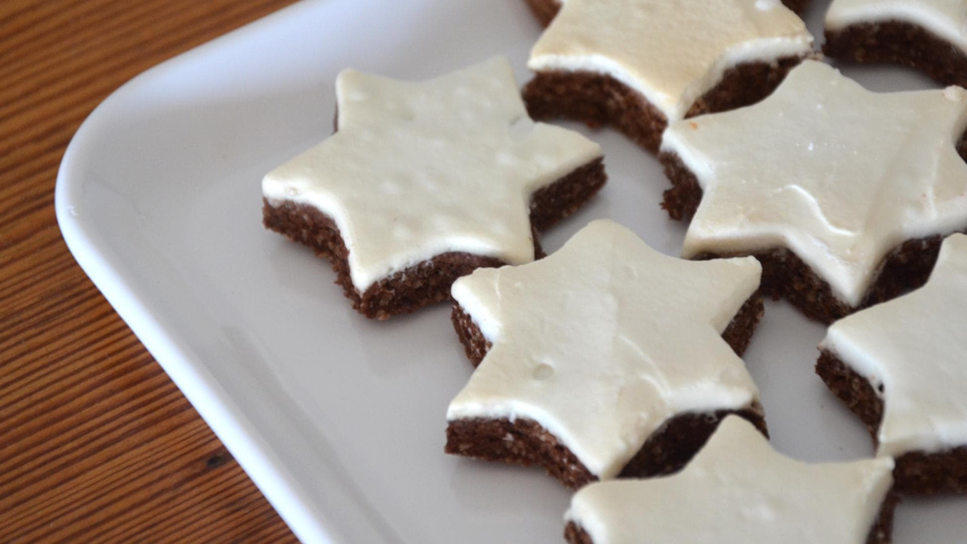 Zimtsterne Rezept - Viele leckere glutenfreie Plätzchen zum selber backen