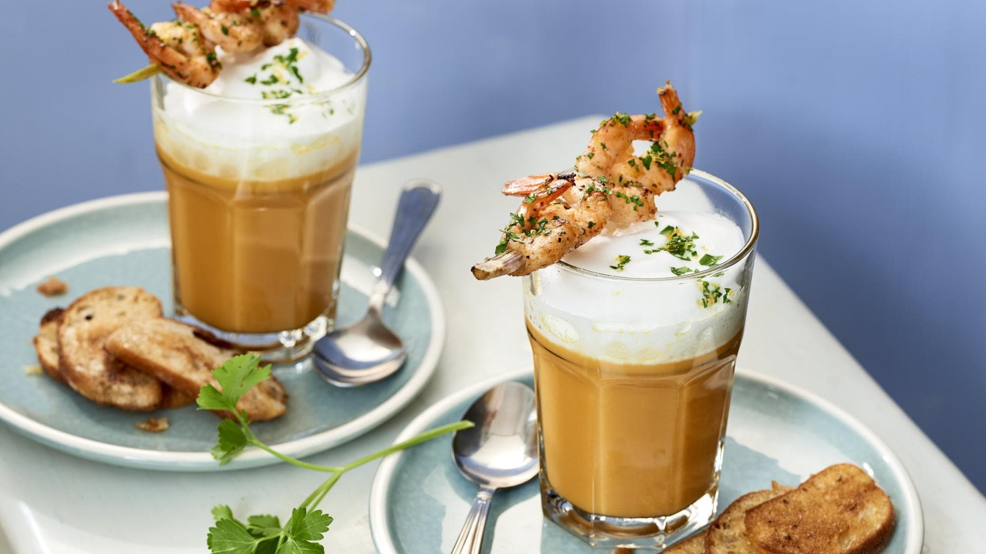 Süßkartoffelsuppe mit Garnelen 
