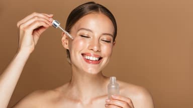 Die besten Anti-Aging-Seren aus der Drogerie