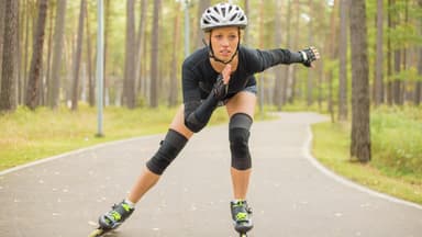 Frau beim Inlineskating