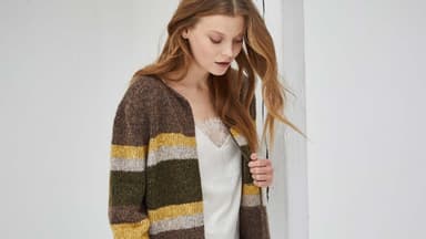 Strickjacke kurz meliert Blockstreifen