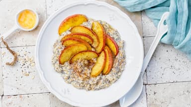 Lauwarmes Porridge mit Zimt-Äpfeln