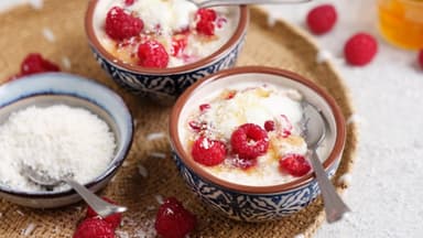 Haferbrei mit Kokos und Früchten