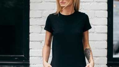 Schwarzes T-Shirt