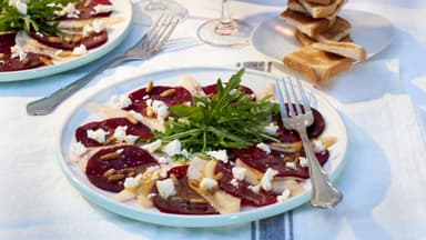 Rote Bete Carpaccio mit Feta und Birne